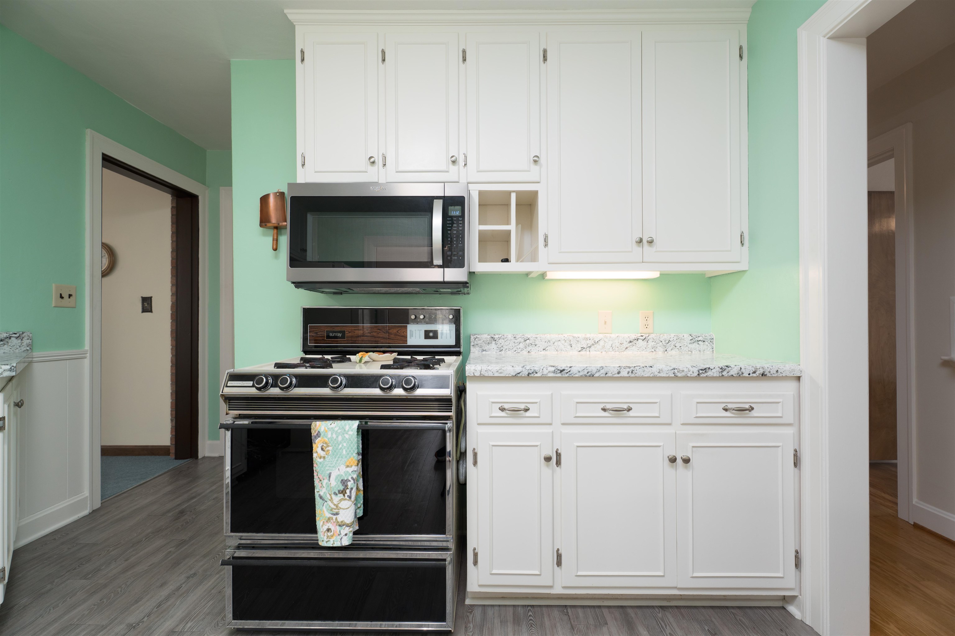 815 Devonshire Dr, Owensboro, Kentucky 42303, 3 Bedrooms Bedrooms, ,2 BathroomsBathrooms,Single Family Residence,For Sale,Devonshire Dr,92466