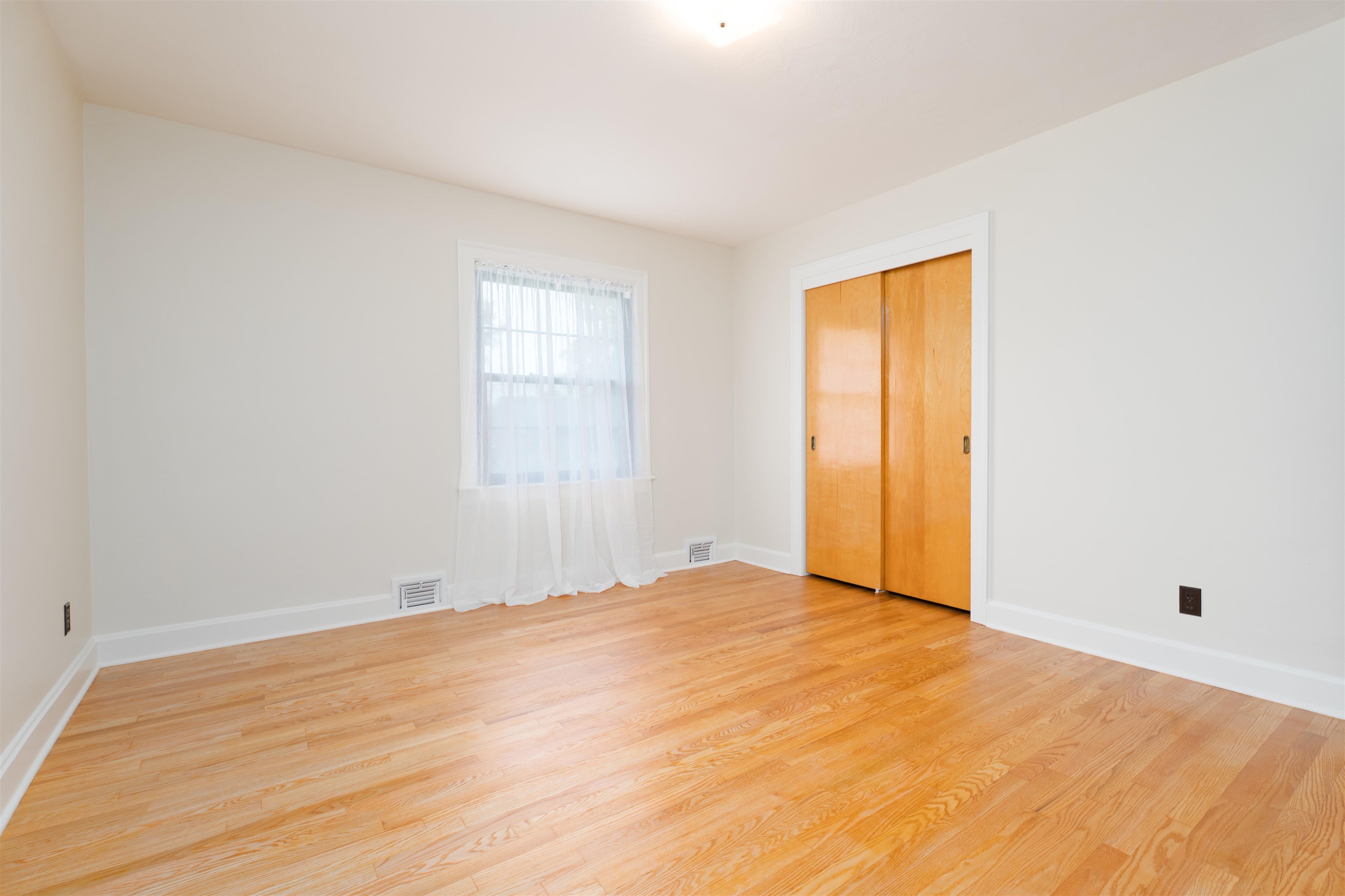 815 Devonshire Dr, Owensboro, Kentucky 42303, 3 Bedrooms Bedrooms, ,2 BathroomsBathrooms,Single Family Residence,For Sale,Devonshire Dr,92466
