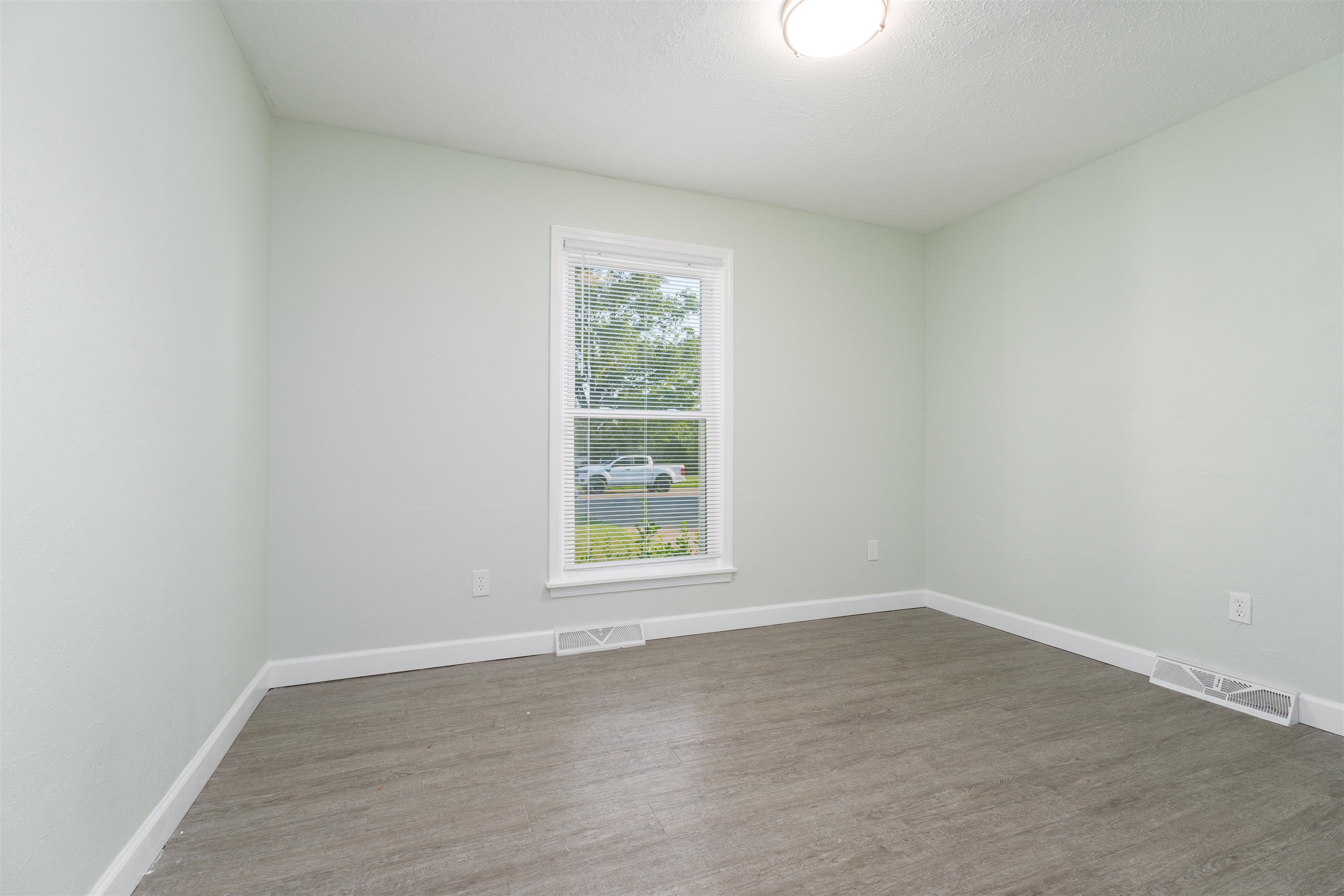 3831 Greenfield Lane, Owensboro, Kentucky 42301, 5 Bedrooms Bedrooms, ,1 BathroomBathrooms,Single Family Residence,For Sale,Greenfield Lane,92469