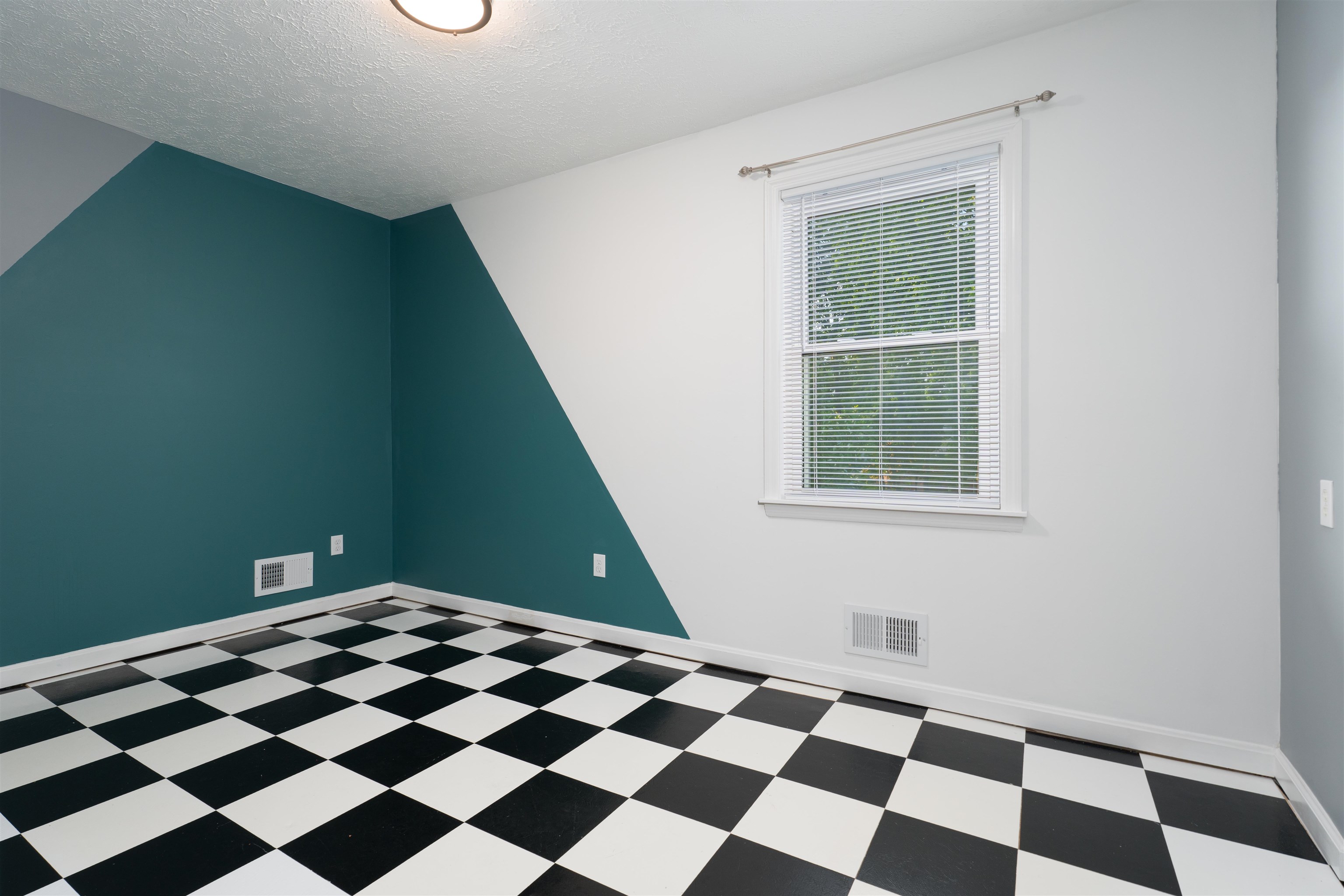 3831 Greenfield Lane, Owensboro, Kentucky 42301, 5 Bedrooms Bedrooms, ,1 BathroomBathrooms,Single Family Residence,For Sale,Greenfield Lane,92469