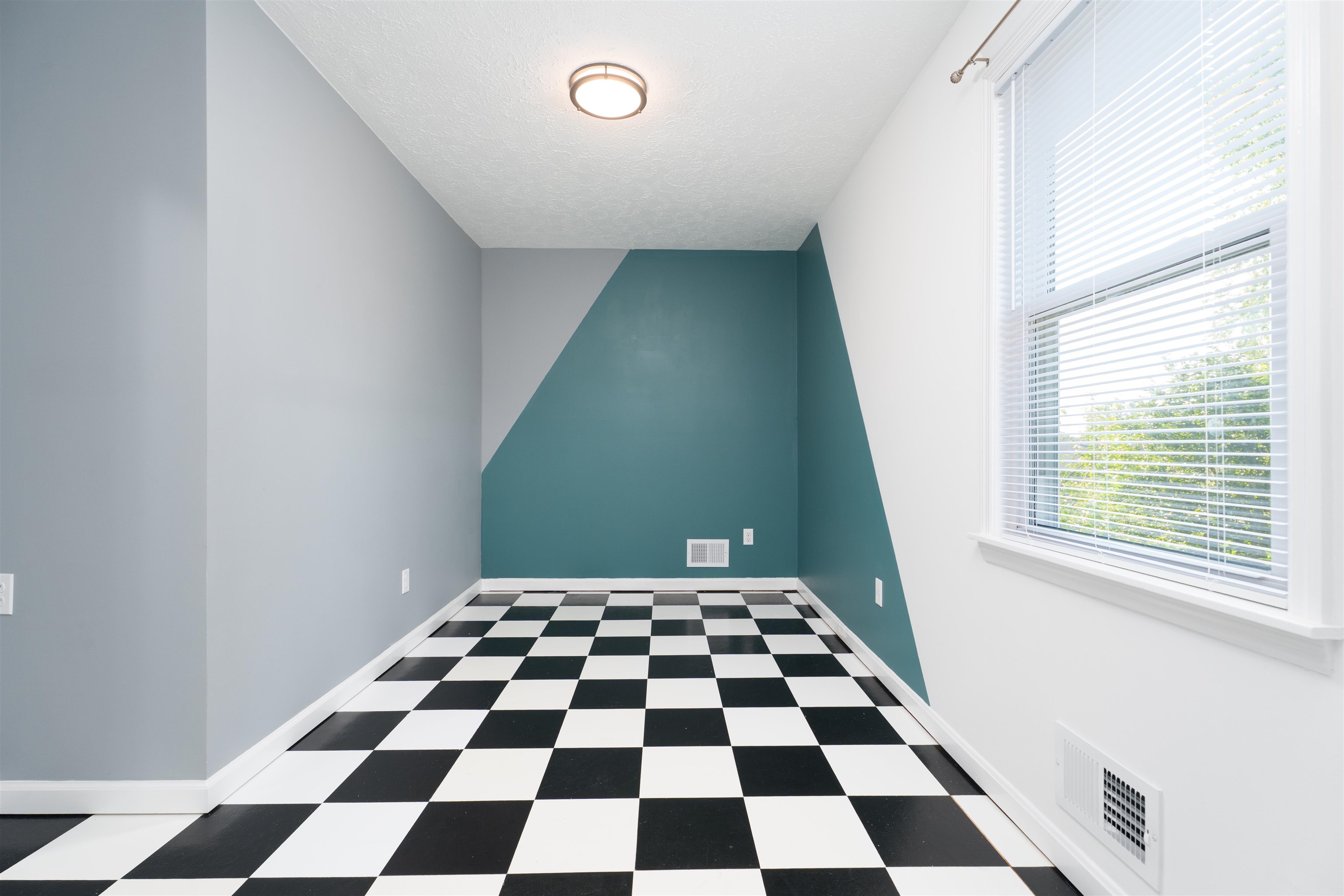 3831 Greenfield Lane, Owensboro, Kentucky 42301, 5 Bedrooms Bedrooms, ,1 BathroomBathrooms,Single Family Residence,For Sale,Greenfield Lane,92469