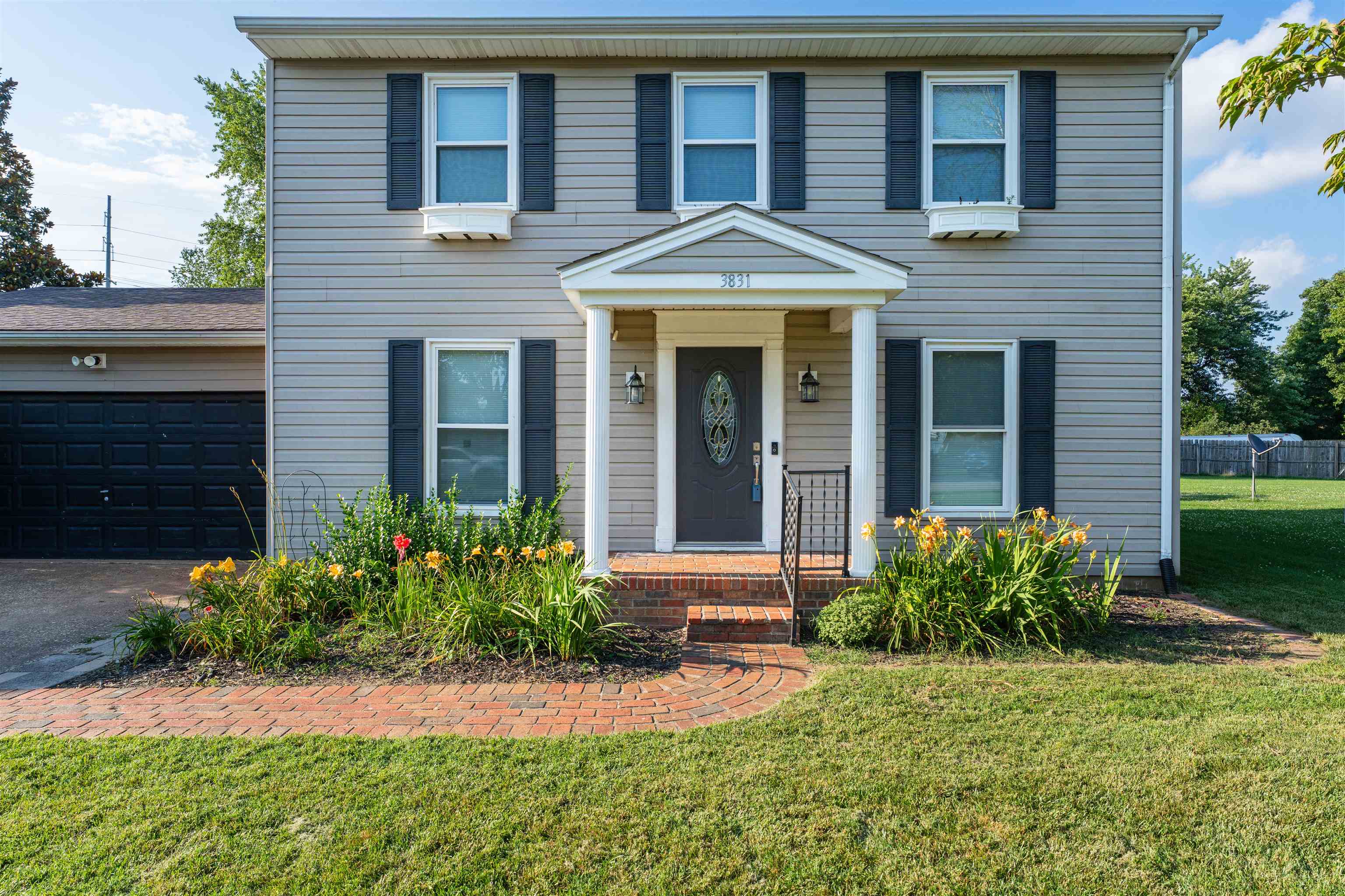 3831 Greenfield Lane, Owensboro, Kentucky 42301, 5 Bedrooms Bedrooms, ,1 BathroomBathrooms,Single Family Residence,For Sale,Greenfield Lane,92469