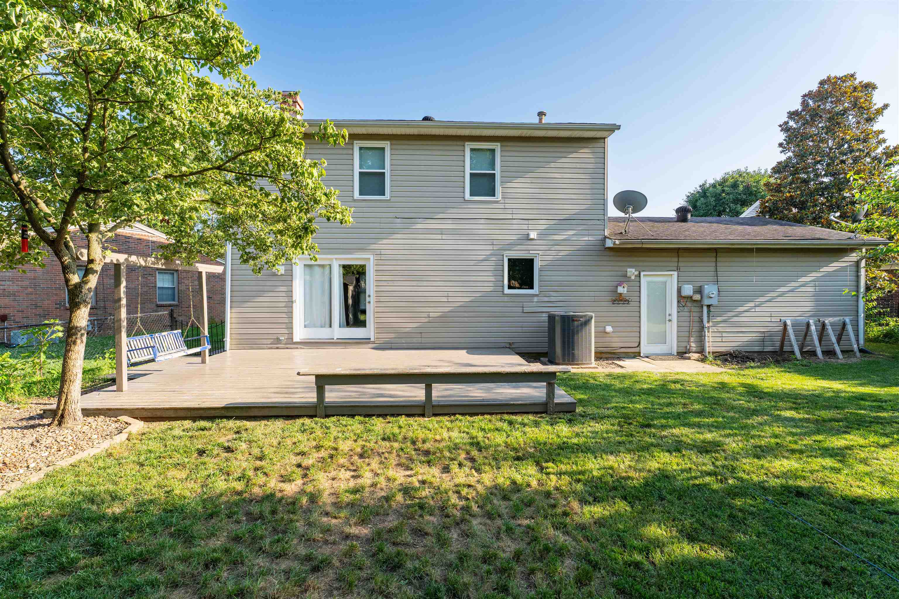3831 Greenfield Lane, Owensboro, Kentucky 42301, 5 Bedrooms Bedrooms, ,1 BathroomBathrooms,Single Family Residence,For Sale,Greenfield Lane,92469