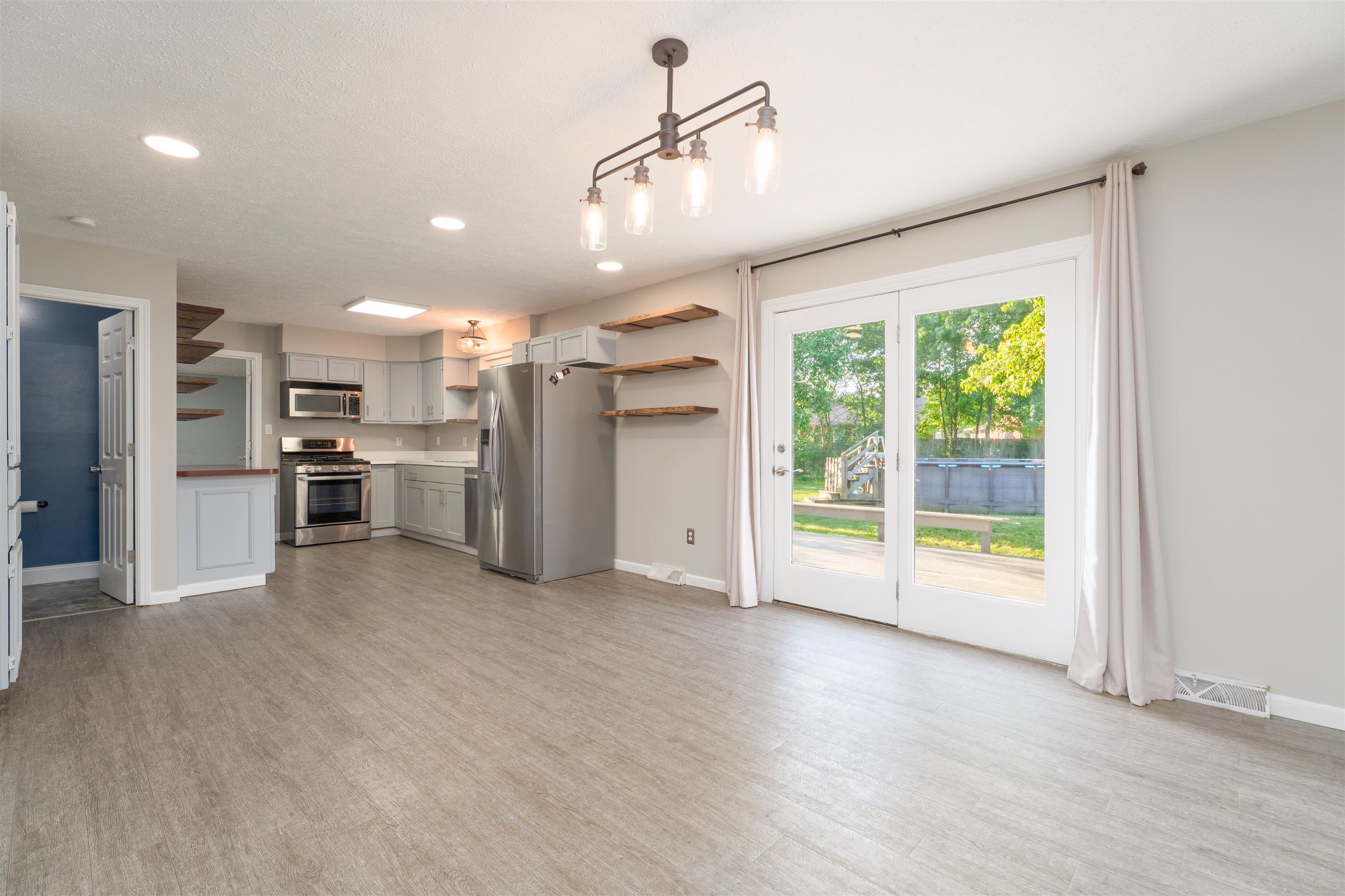 3831 Greenfield Lane, Owensboro, Kentucky 42301, 5 Bedrooms Bedrooms, ,1 BathroomBathrooms,Single Family Residence,For Sale,Greenfield Lane,92469