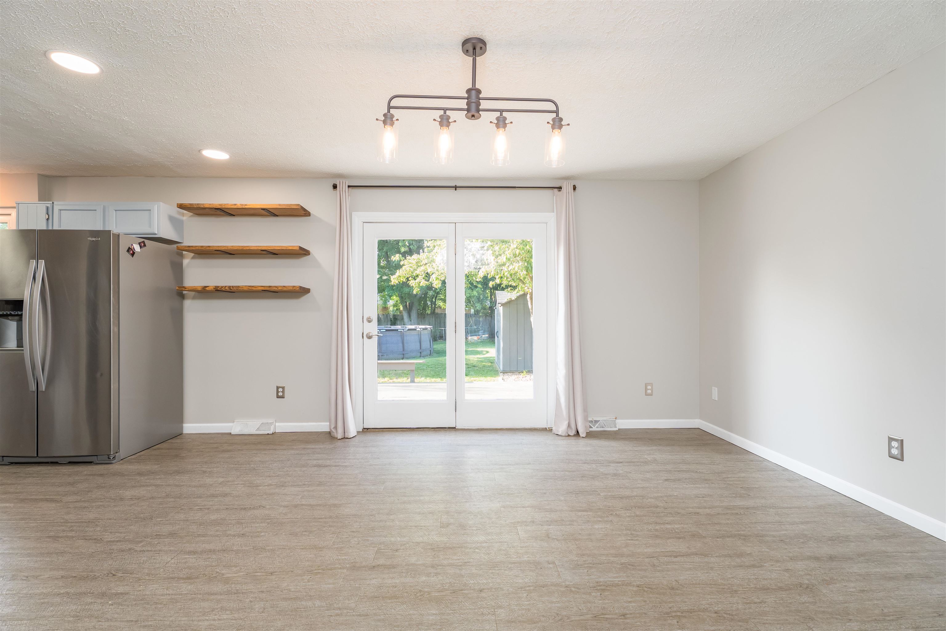 3831 Greenfield Lane, Owensboro, Kentucky 42301, 5 Bedrooms Bedrooms, ,1 BathroomBathrooms,Single Family Residence,For Sale,Greenfield Lane,92469