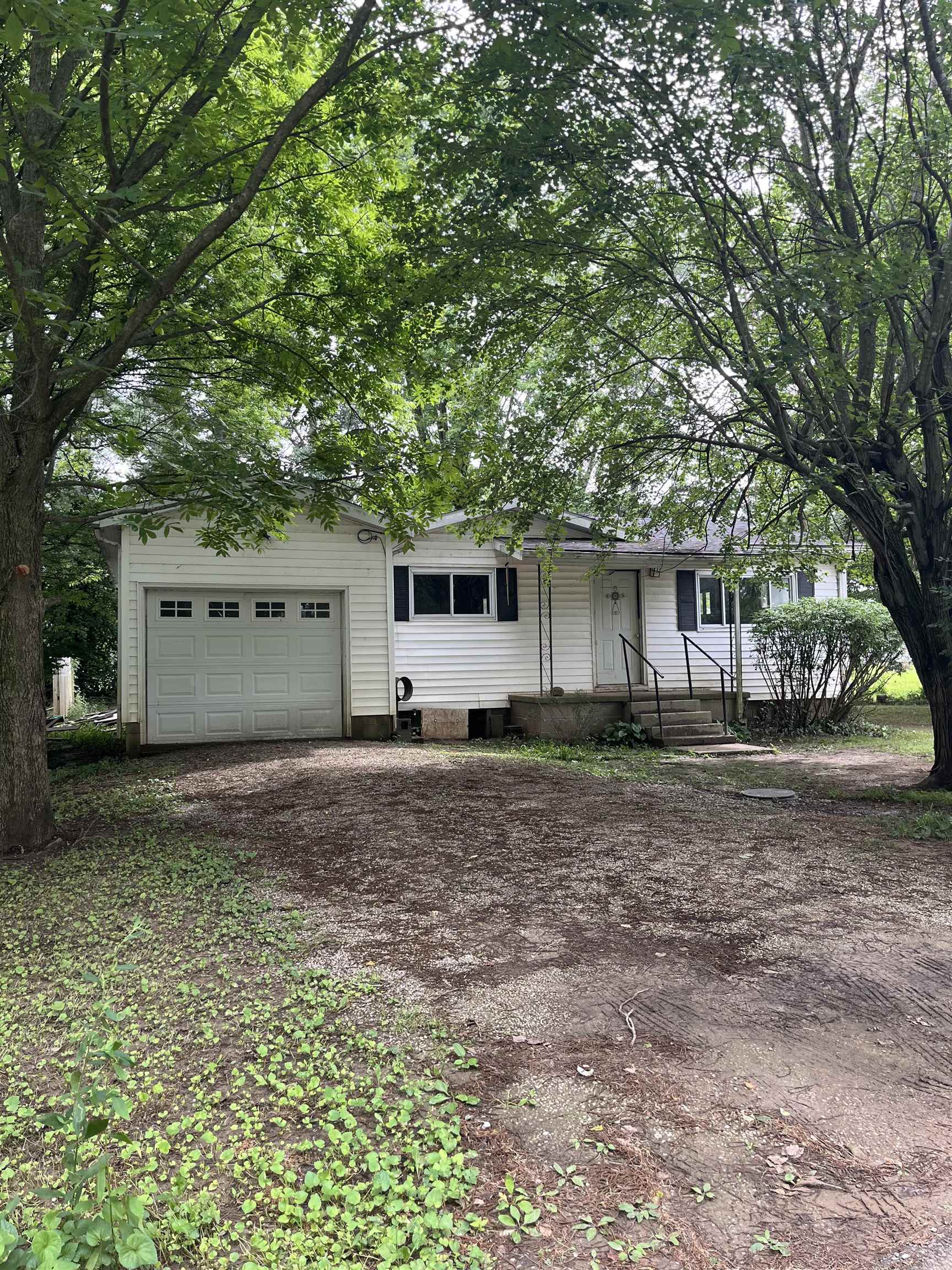 265 Canal St, Rumsey, Kentucky 42371, 2 Bedrooms Bedrooms, ,1 BathroomBathrooms,Single Family Residence,For Sale,Canal St,92473