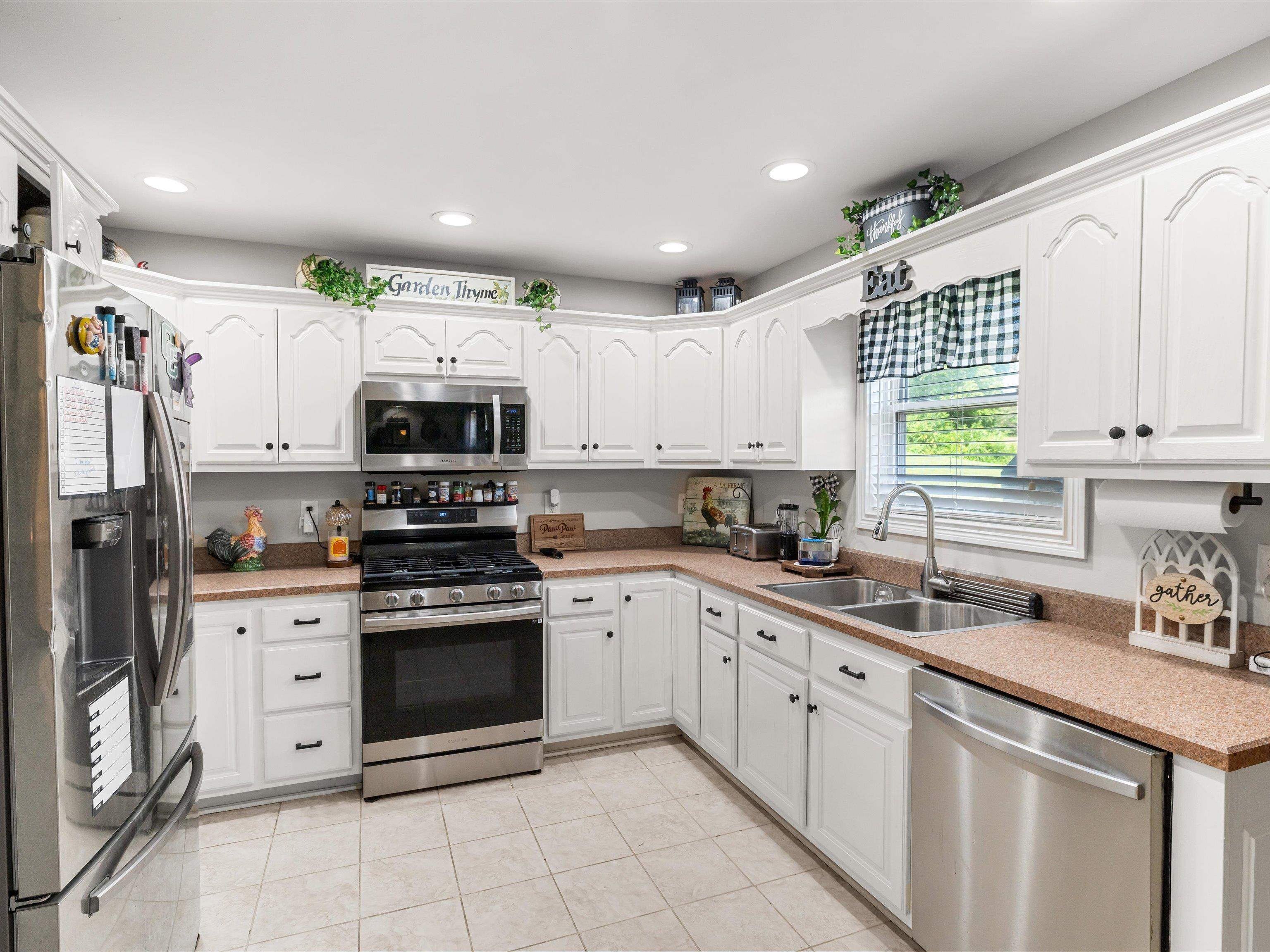 60 Lewisport Heights Ln, Lewisport, Kentucky 42351, 3 Bedrooms Bedrooms, ,2 BathroomsBathrooms,Single Family Residence,For Sale,Lewisport Heights Ln,92475