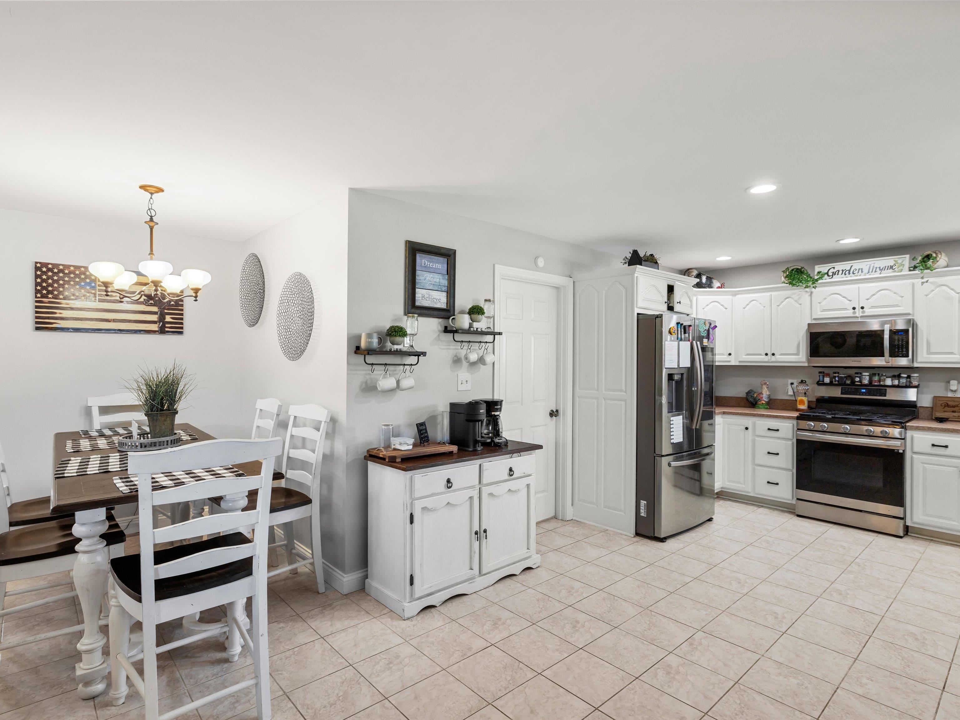 60 Lewisport Heights Ln, Lewisport, Kentucky 42351, 3 Bedrooms Bedrooms, ,2 BathroomsBathrooms,Single Family Residence,For Sale,Lewisport Heights Ln,92475