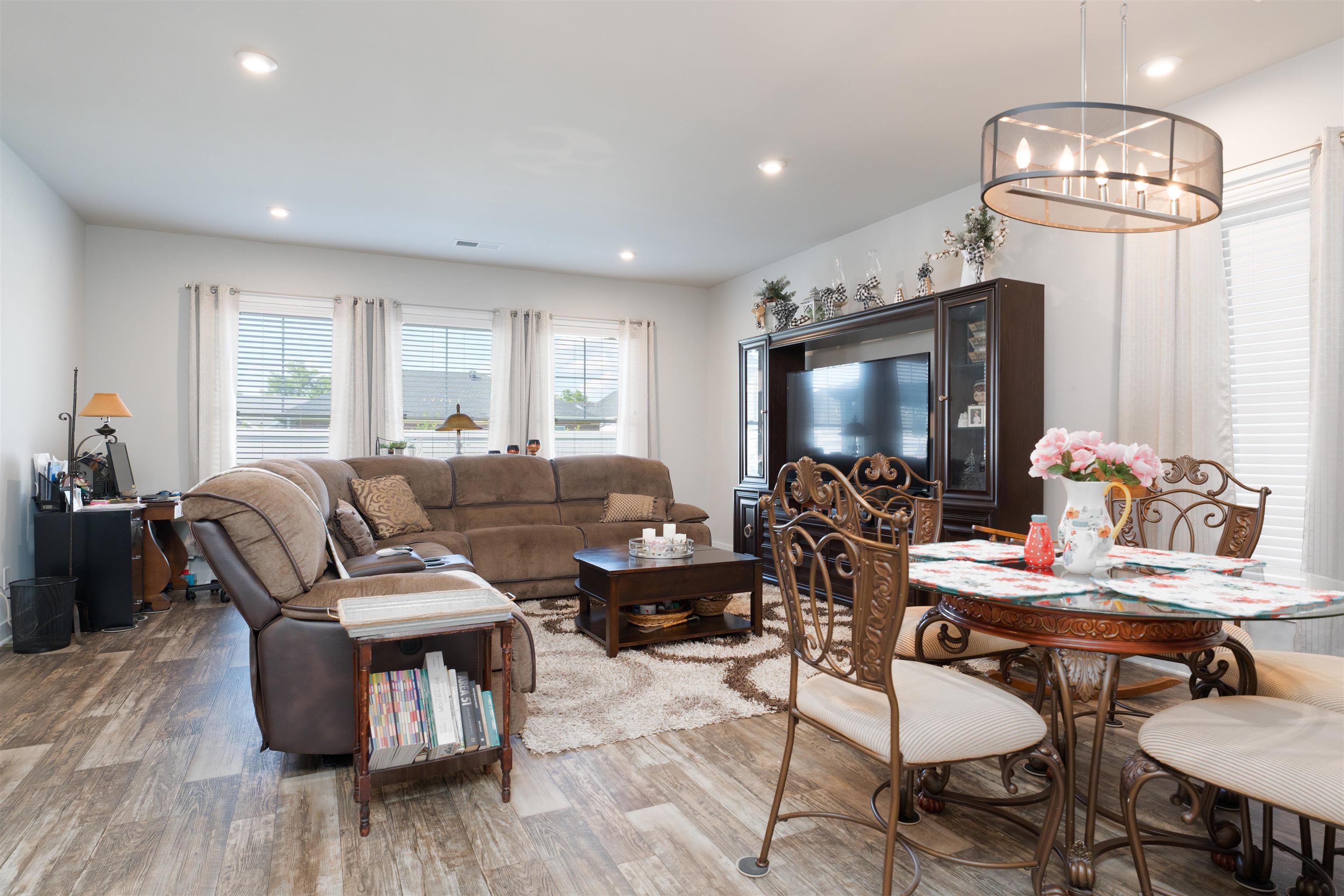 2349 Watson Circle, Owensboro, Kentucky 42301, 2 Bedrooms Bedrooms, ,2 BathroomsBathrooms,Single Family Residence,For Sale,Watson Circle,92477