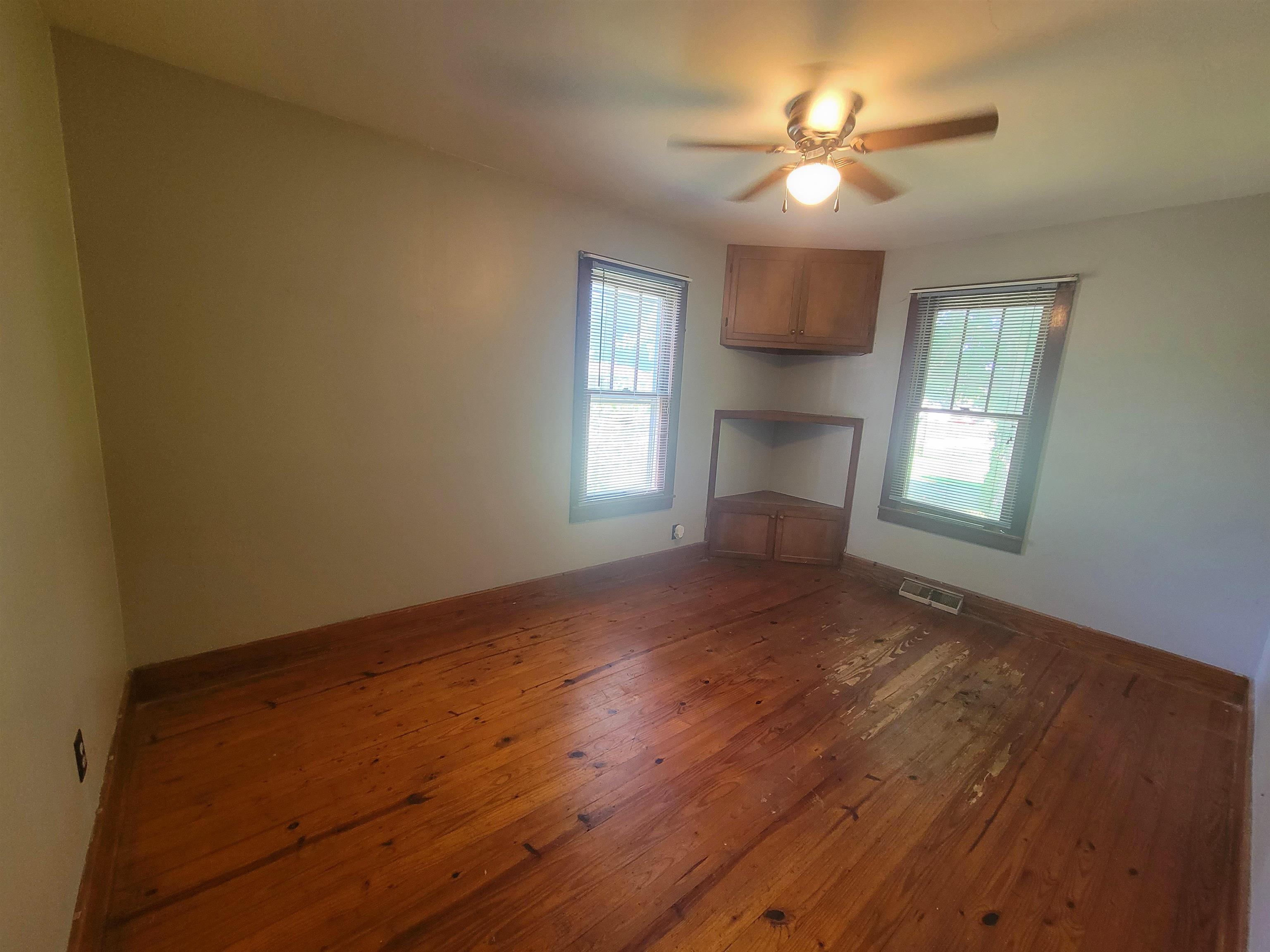 825 W. 4th St., Beaver Dam, Kentucky 42320, 3 Bedrooms Bedrooms, ,1 BathroomBathrooms,Single Family Residence,For Sale,W. 4th St.,92483