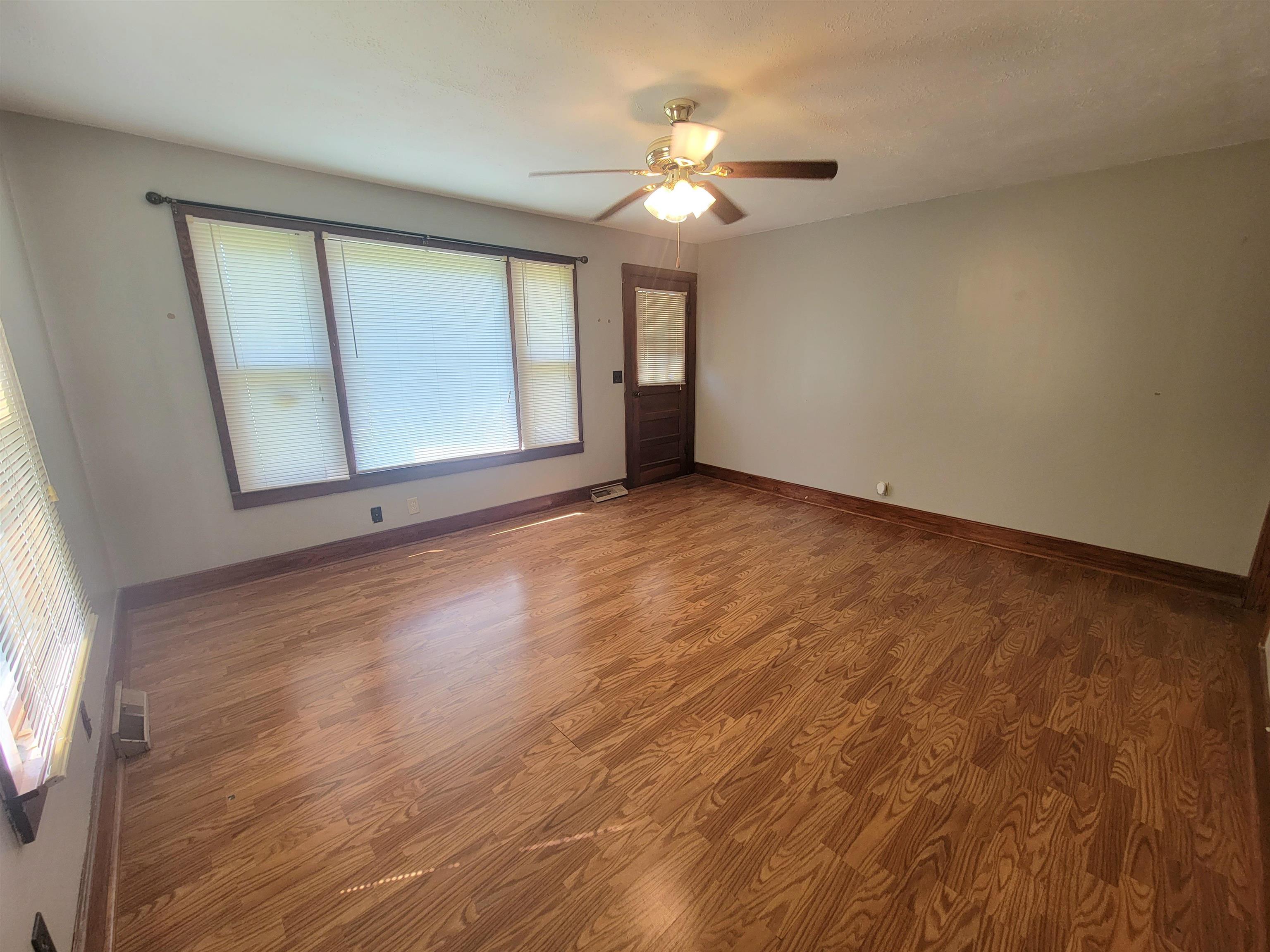 825 W. 4th St., Beaver Dam, Kentucky 42320, 3 Bedrooms Bedrooms, ,1 BathroomBathrooms,Single Family Residence,For Sale,W. 4th St.,92483