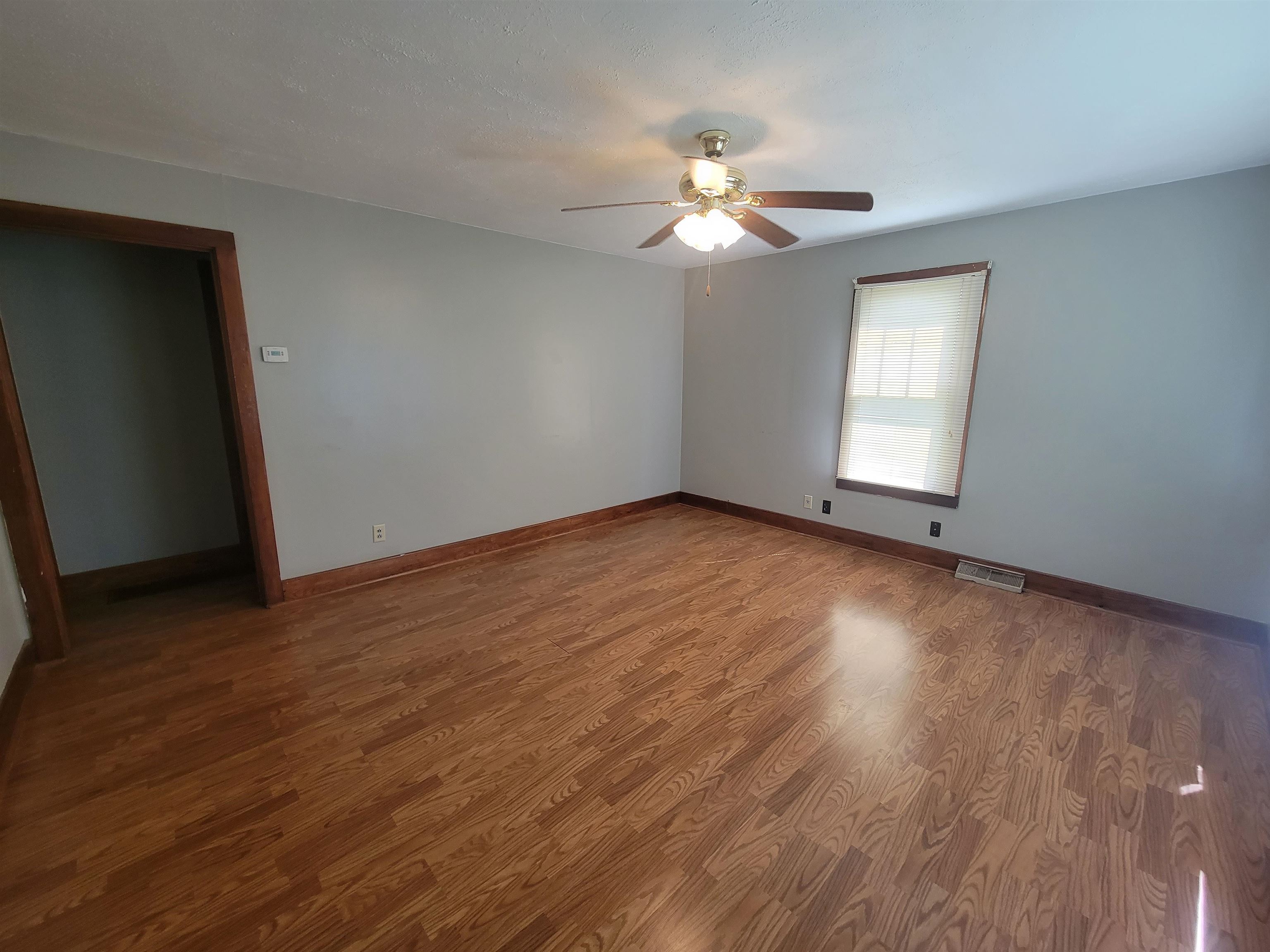 825 W. 4th St., Beaver Dam, Kentucky 42320, 3 Bedrooms Bedrooms, ,1 BathroomBathrooms,Single Family Residence,For Sale,W. 4th St.,92483