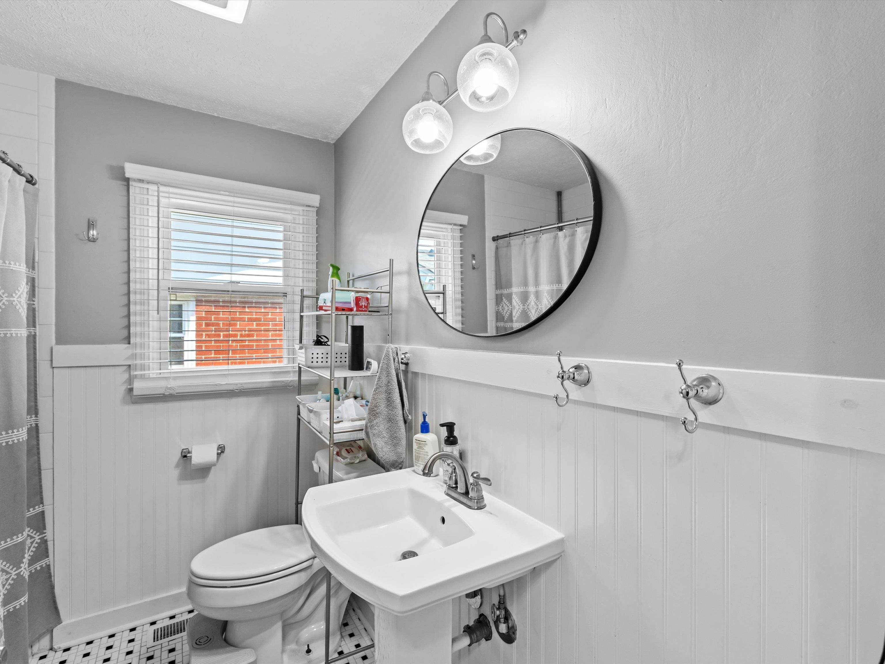 1123 Jones Dr., Bowling Green, Kentucky 42104, 3 Bedrooms Bedrooms, ,1 BathroomBathrooms,Single Family Residence,For Sale,Jones Dr.,92485