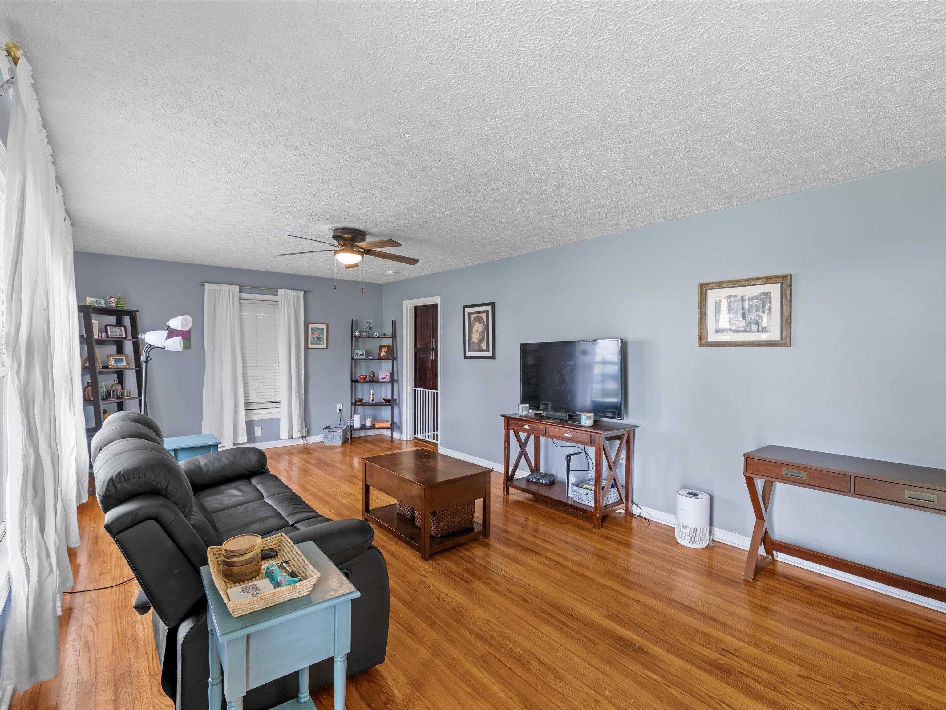 1123 Jones Dr., Bowling Green, Kentucky 42104, 3 Bedrooms Bedrooms, ,1 BathroomBathrooms,Single Family Residence,For Sale,Jones Dr.,92485