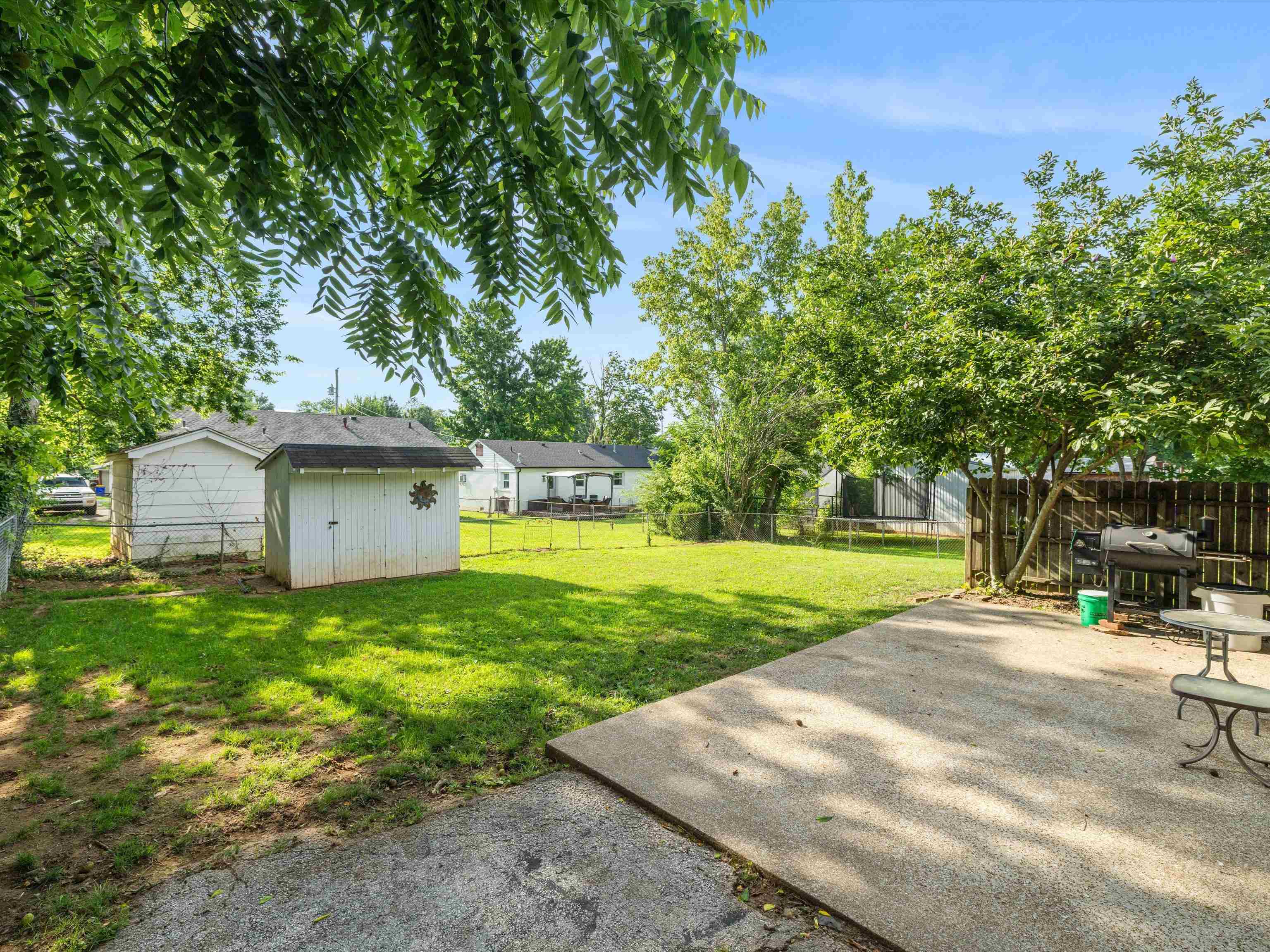 1123 Jones Dr., Bowling Green, Kentucky 42104, 3 Bedrooms Bedrooms, ,1 BathroomBathrooms,Single Family Residence,For Sale,Jones Dr.,92485