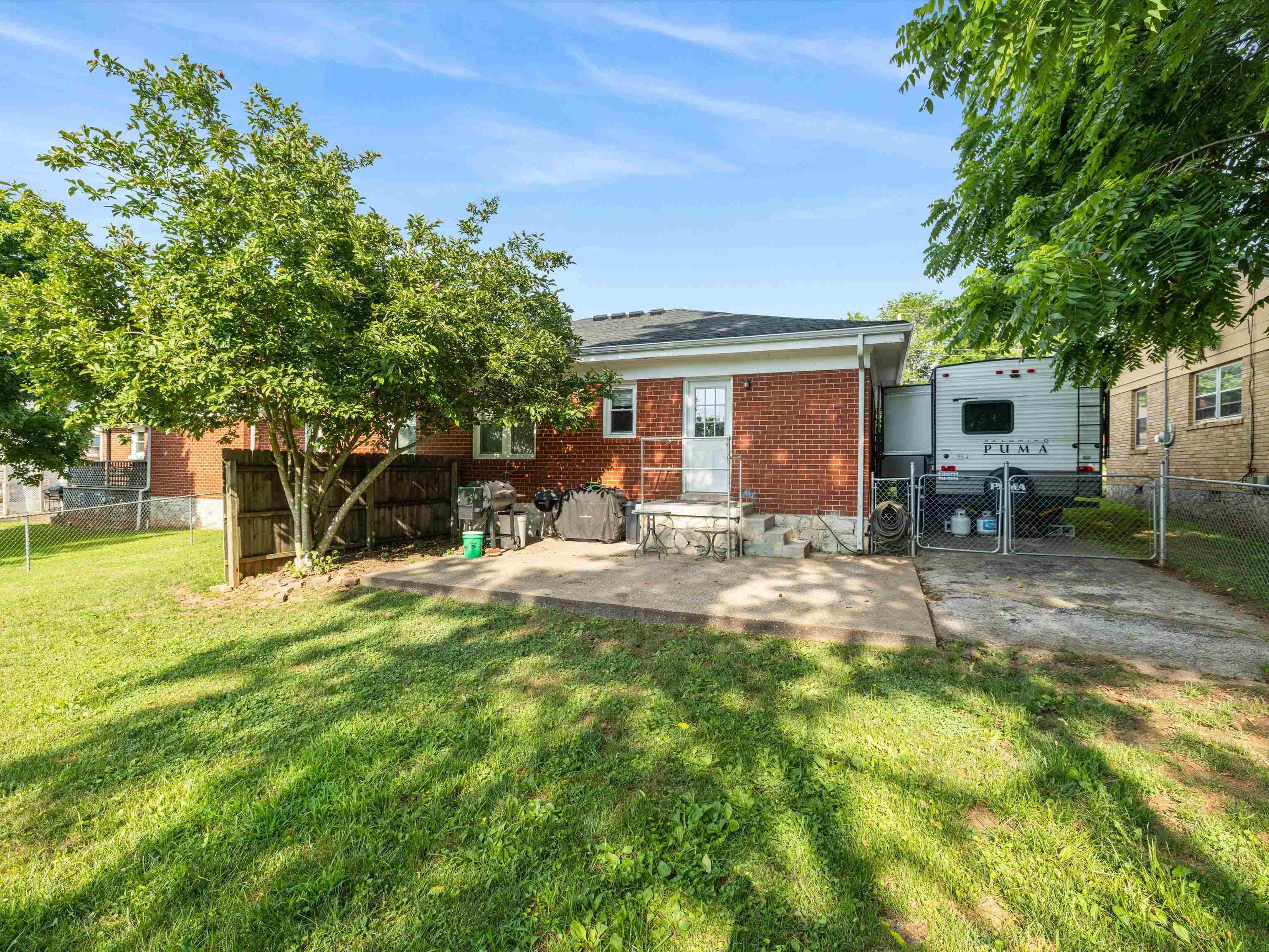 1123 Jones Dr., Bowling Green, Kentucky 42104, 3 Bedrooms Bedrooms, ,1 BathroomBathrooms,Single Family Residence,For Sale,Jones Dr.,92485