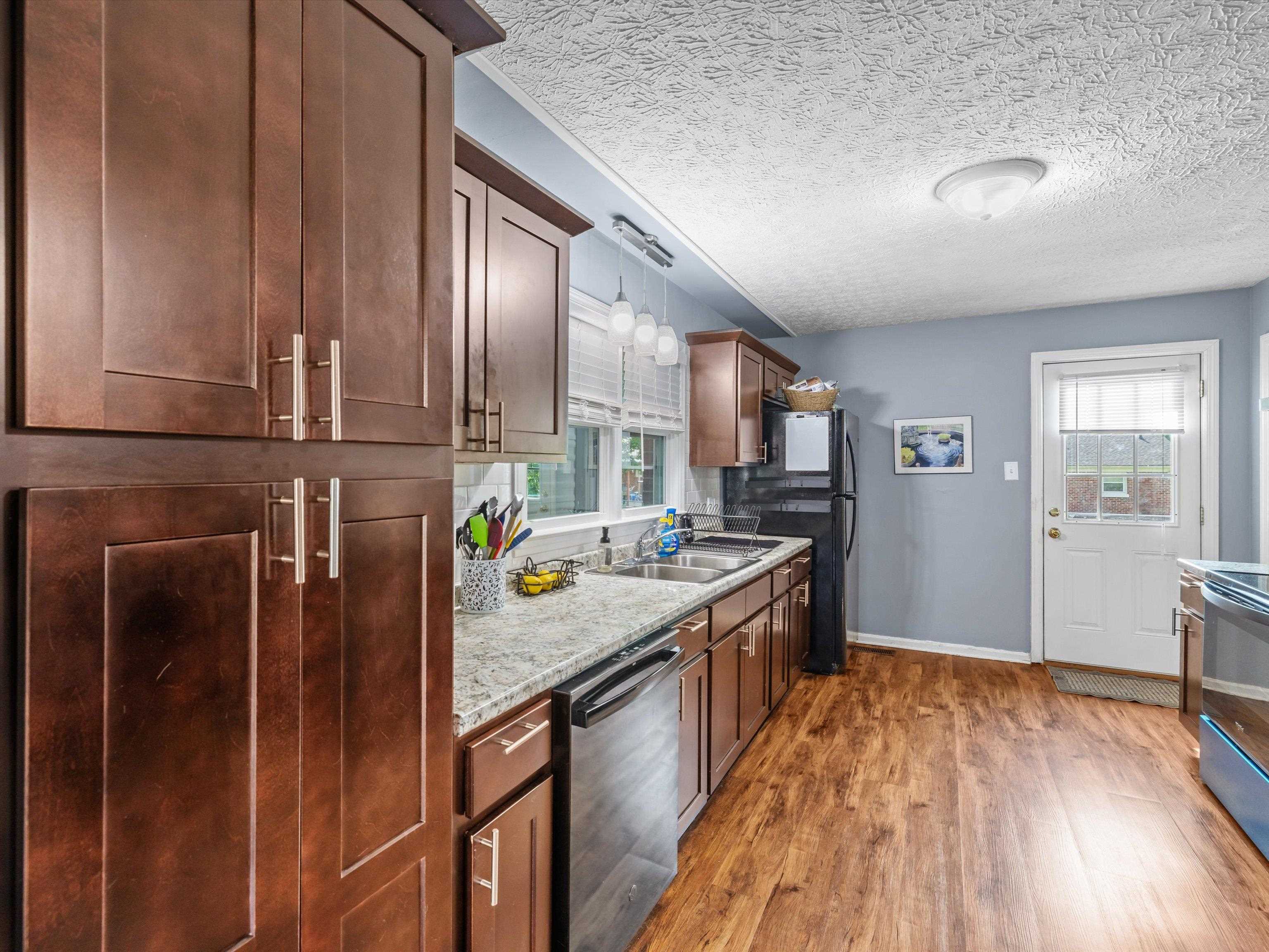1123 Jones Dr., Bowling Green, Kentucky 42104, 3 Bedrooms Bedrooms, ,1 BathroomBathrooms,Single Family Residence,For Sale,Jones Dr.,92485