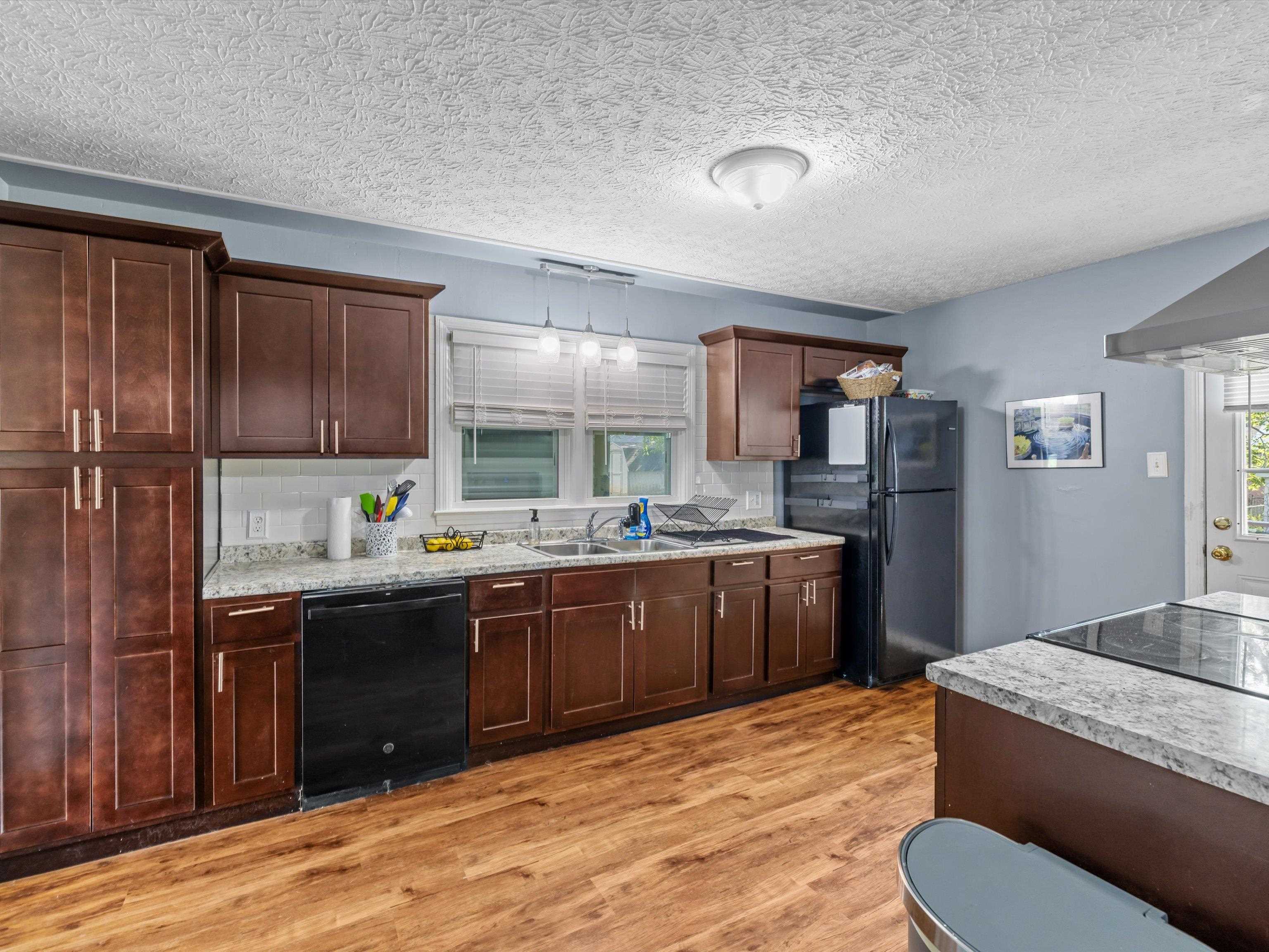 1123 Jones Dr., Bowling Green, Kentucky 42104, 3 Bedrooms Bedrooms, ,1 BathroomBathrooms,Single Family Residence,For Sale,Jones Dr.,92485
