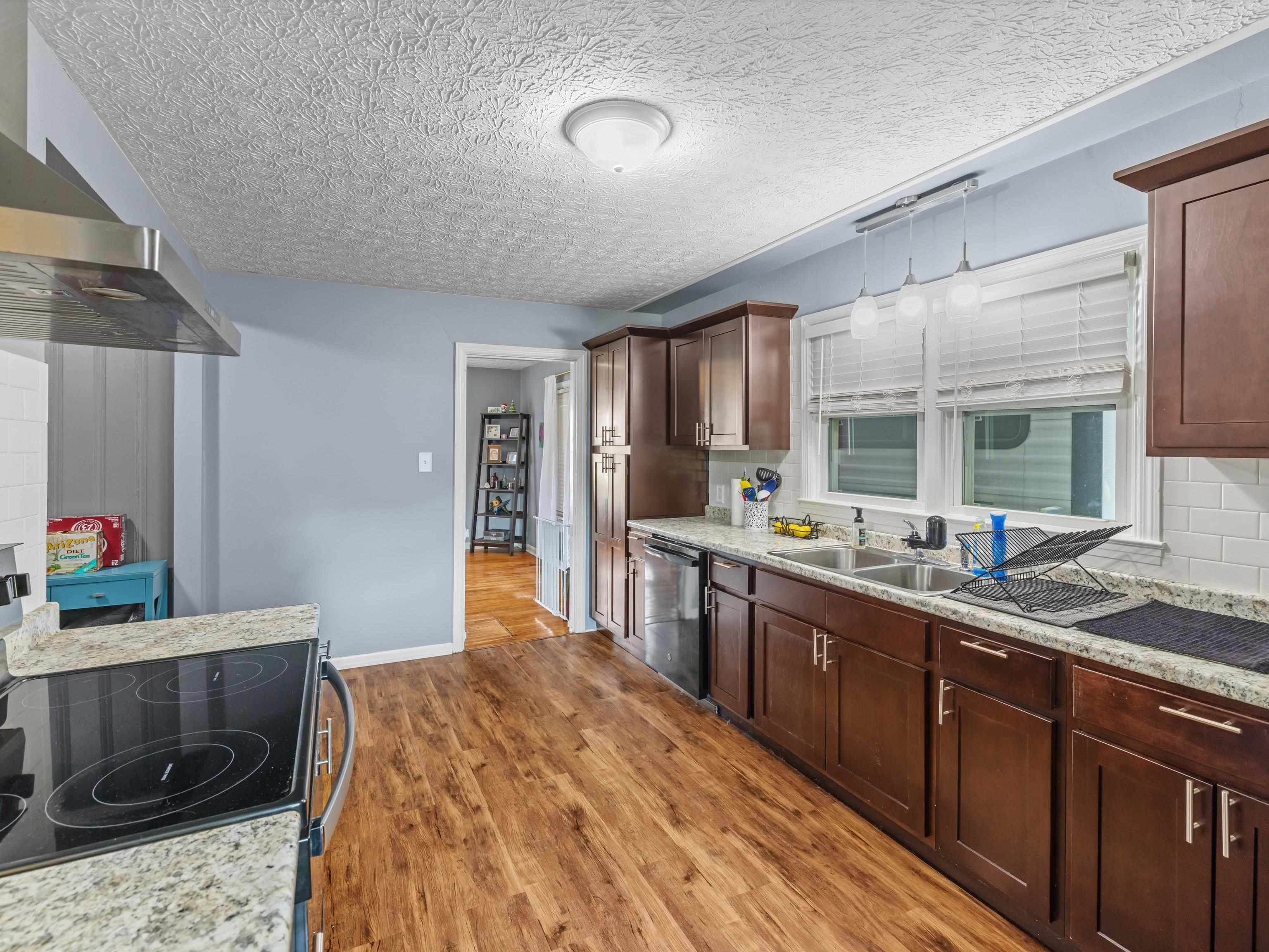 1123 Jones Dr., Bowling Green, Kentucky 42104, 3 Bedrooms Bedrooms, ,1 BathroomBathrooms,Single Family Residence,For Sale,Jones Dr.,92485