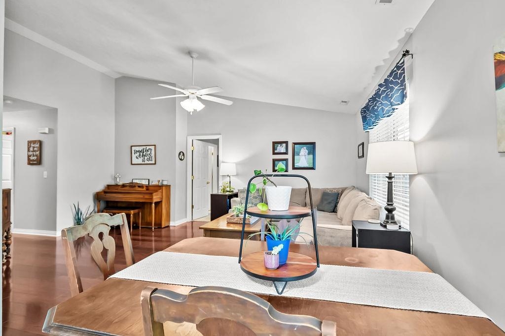 2585 Landing Terrace, Owensboro, Kentucky 42303, 3 Bedrooms Bedrooms, ,2 BathroomsBathrooms,Single Family Residence,For Sale,Landing Terrace,92486