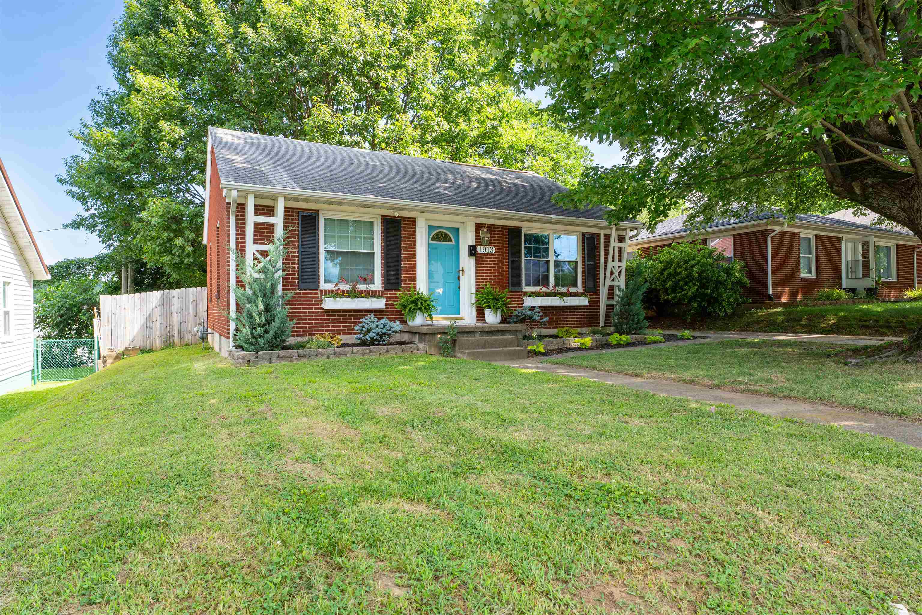 1913 21st St, Owensboro, Kentucky 42303, 2 Bedrooms Bedrooms, ,1 BathroomBathrooms,Single Family Residence,For Sale,21st St,92488