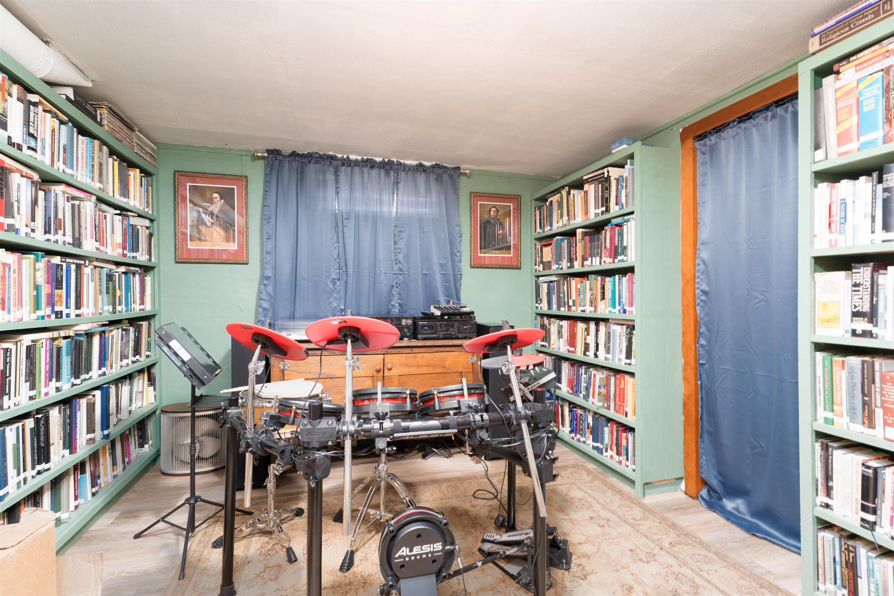 1913 21st St, Owensboro, Kentucky 42303, 2 Bedrooms Bedrooms, ,1 BathroomBathrooms,Single Family Residence,For Sale,21st St,92488