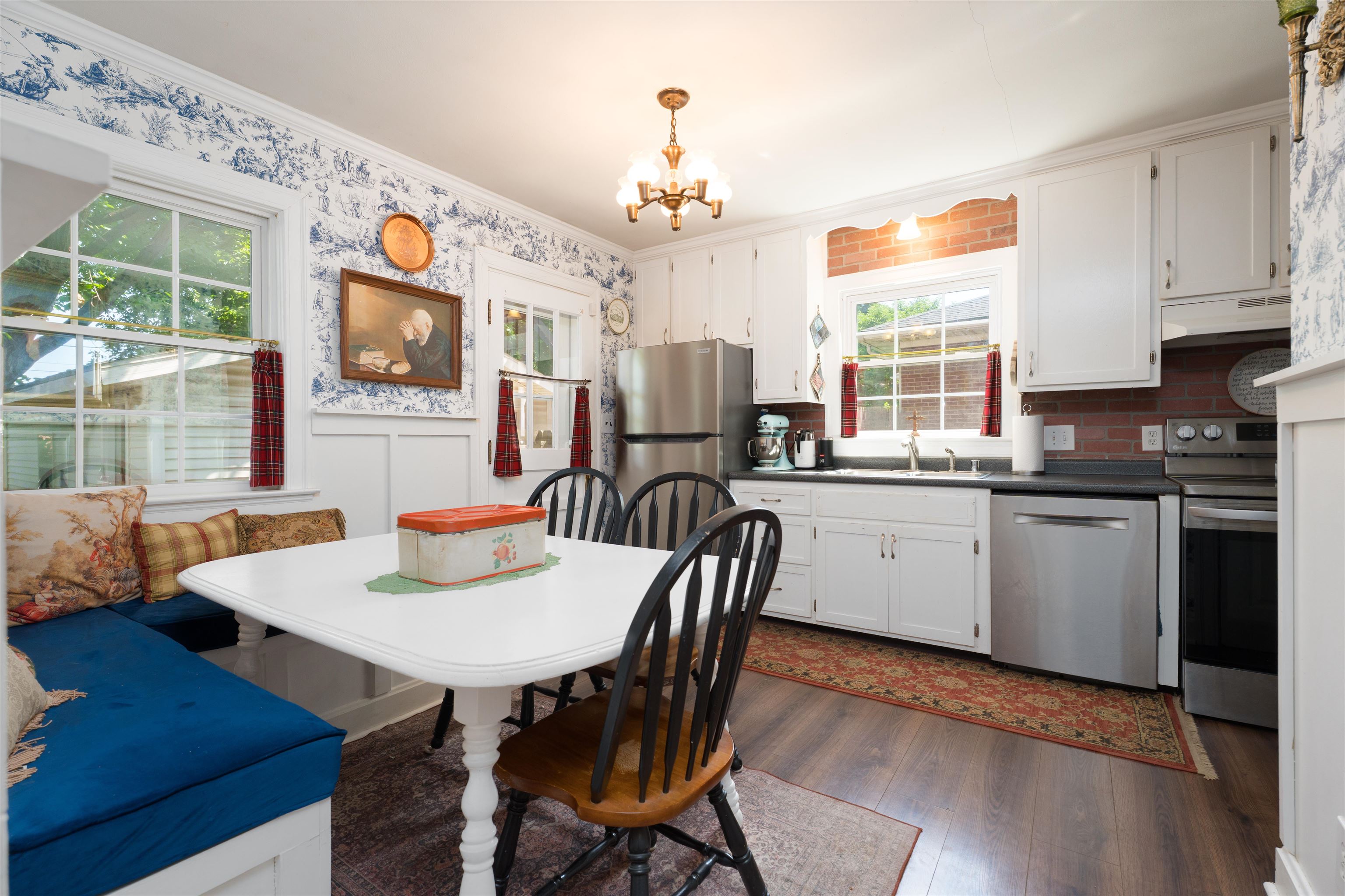 1913 21st St, Owensboro, Kentucky 42303, 2 Bedrooms Bedrooms, ,1 BathroomBathrooms,Single Family Residence,For Sale,21st St,92488
