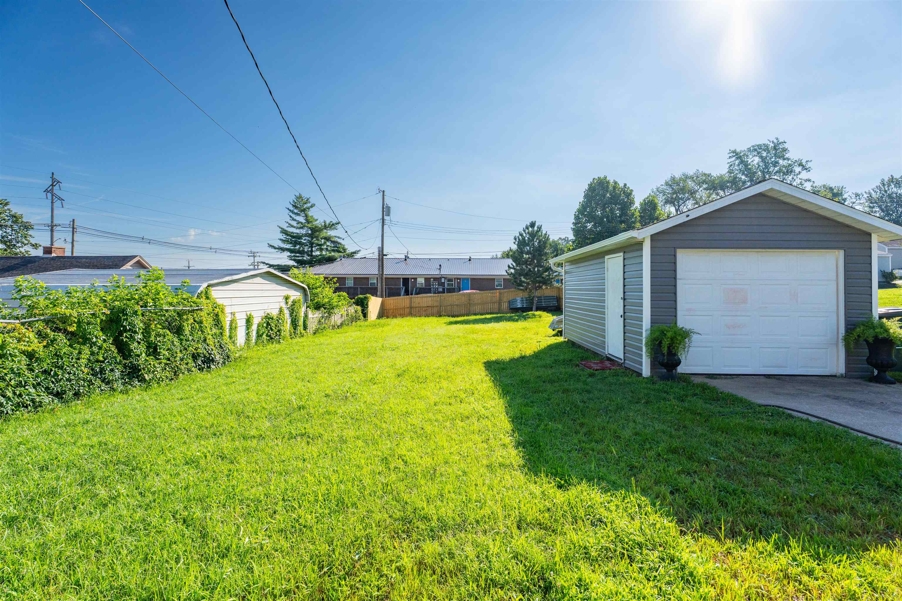 415 Geary Ct., Owensboro, Kentucky 42303, 3 Bedrooms Bedrooms, ,1 BathroomBathrooms,Single Family Residence,For Sale,Geary Ct.,92489