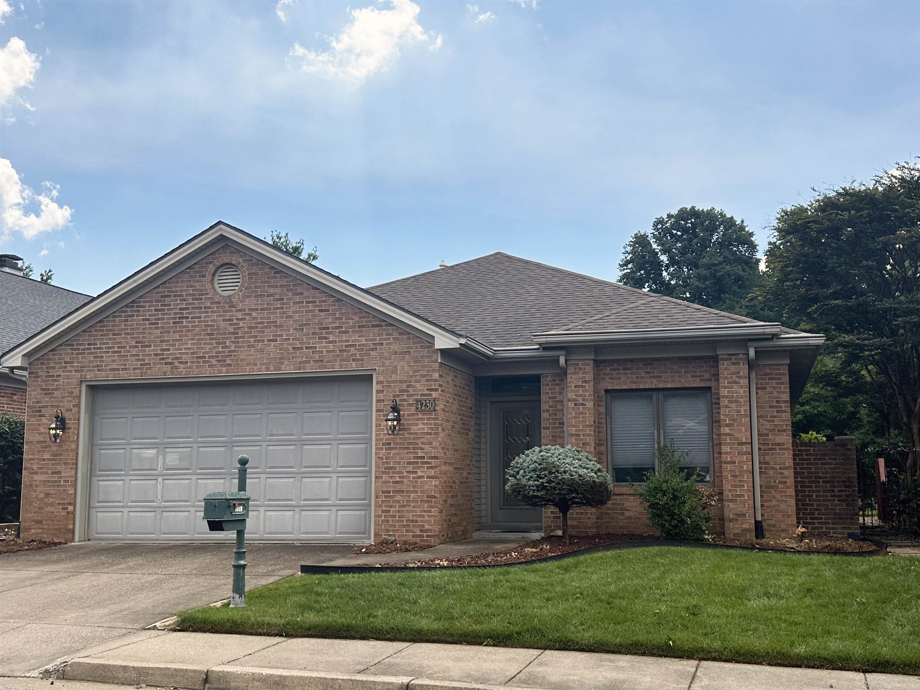 4230 Edgewood Court, Owensboro, Kentucky 42303, 3 Bedrooms Bedrooms, ,2 BathroomsBathrooms,Single Family Residence,For Sale,Edgewood Court,92491