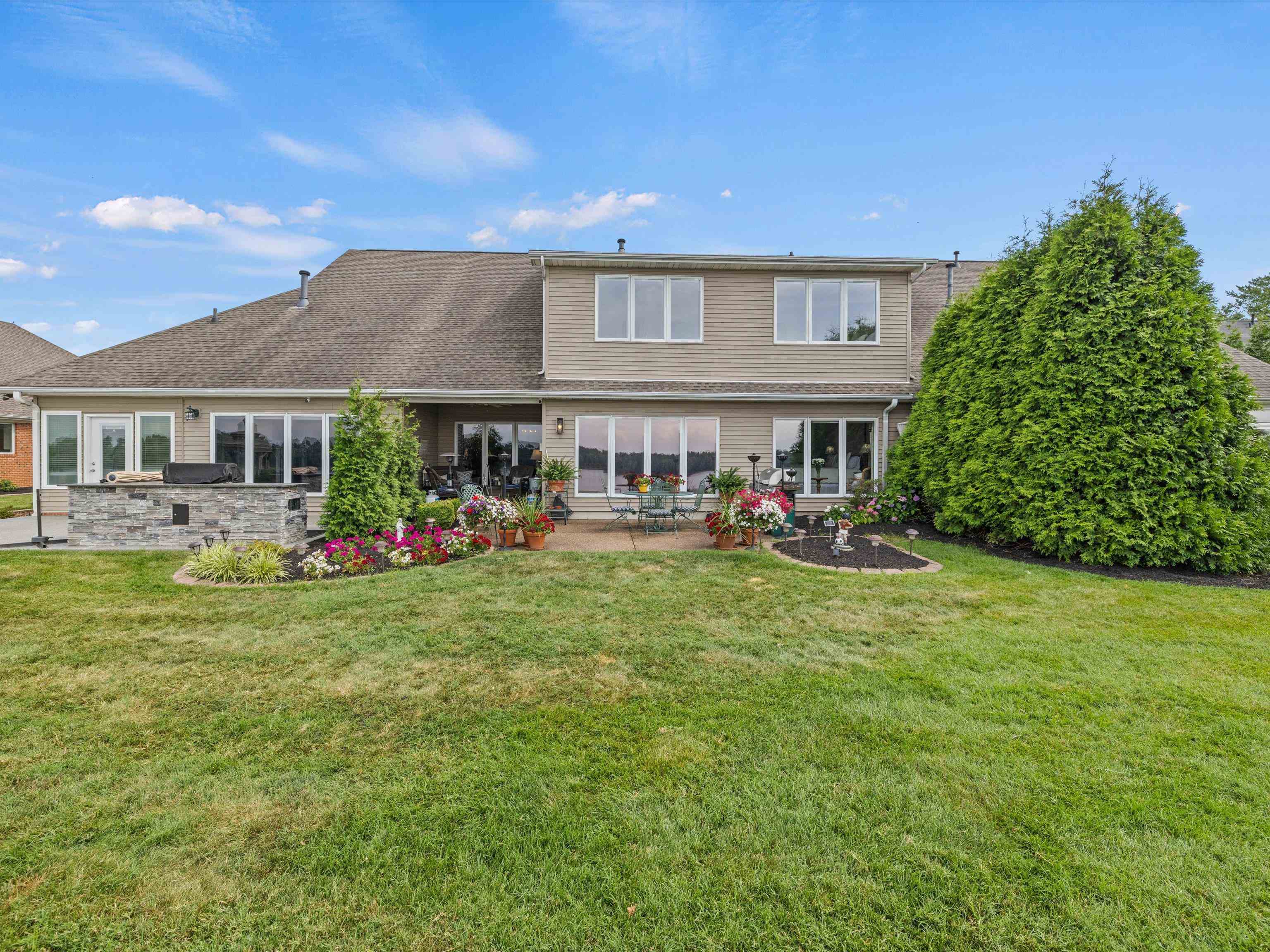 995 First Street, Owensboro, Kentucky 42301, 4 Bedrooms Bedrooms, ,2 BathroomsBathrooms,Single Family Residence,For Sale,First Street,92494