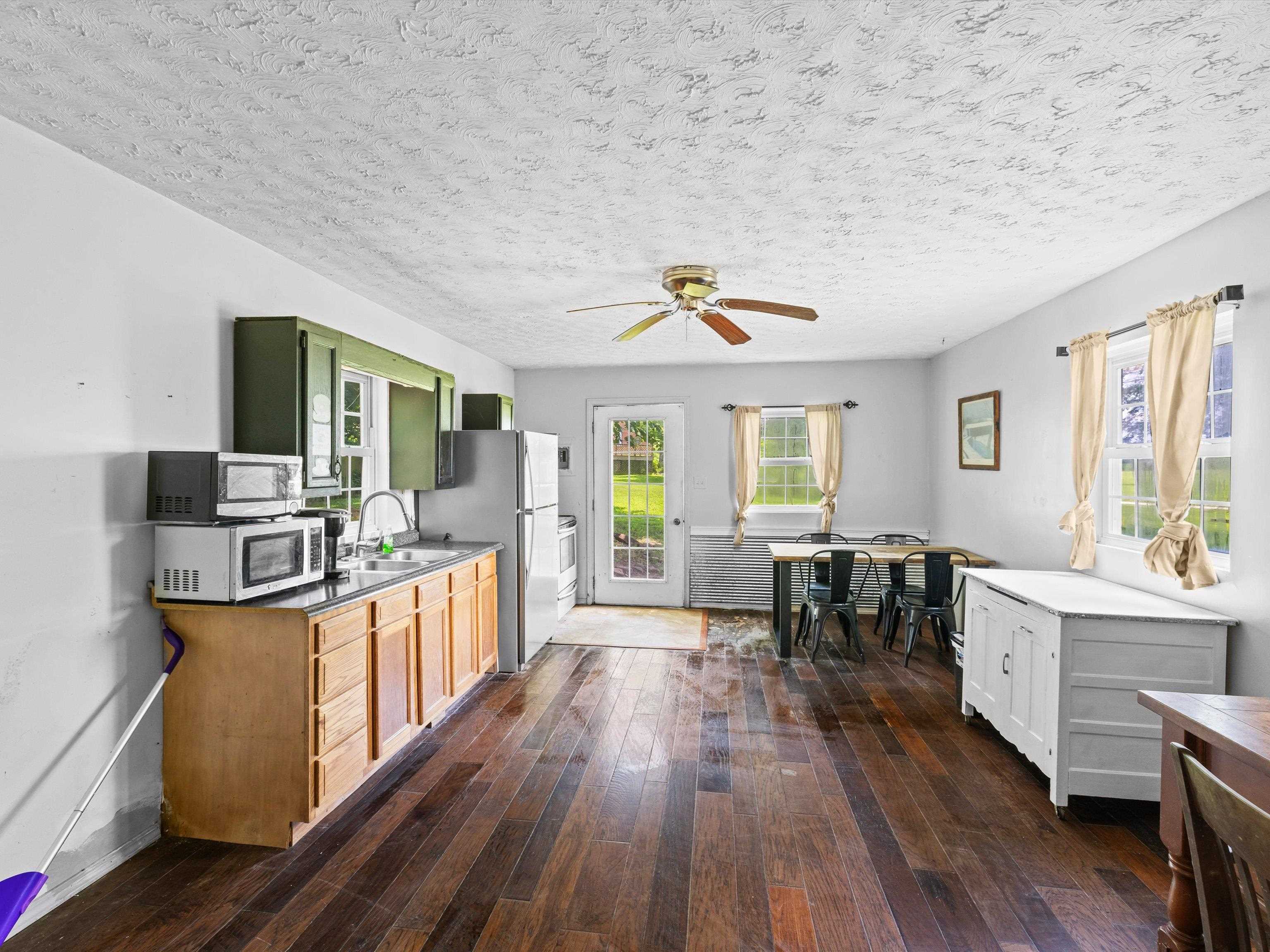 6215 St Rte 54, Fordsville, Kentucky 42343, 3 Bedrooms Bedrooms, ,2 BathroomsBathrooms,Single Family Residence,For Sale,St Rte 54,92497