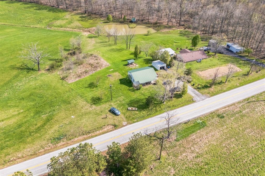10706 Beaver Dam Rd, Caneyville, Kentucky 42721, 2 Bedrooms Bedrooms, ,1 BathroomBathrooms,Single Family Residence,For Sale,Beaver Dam Rd,92507