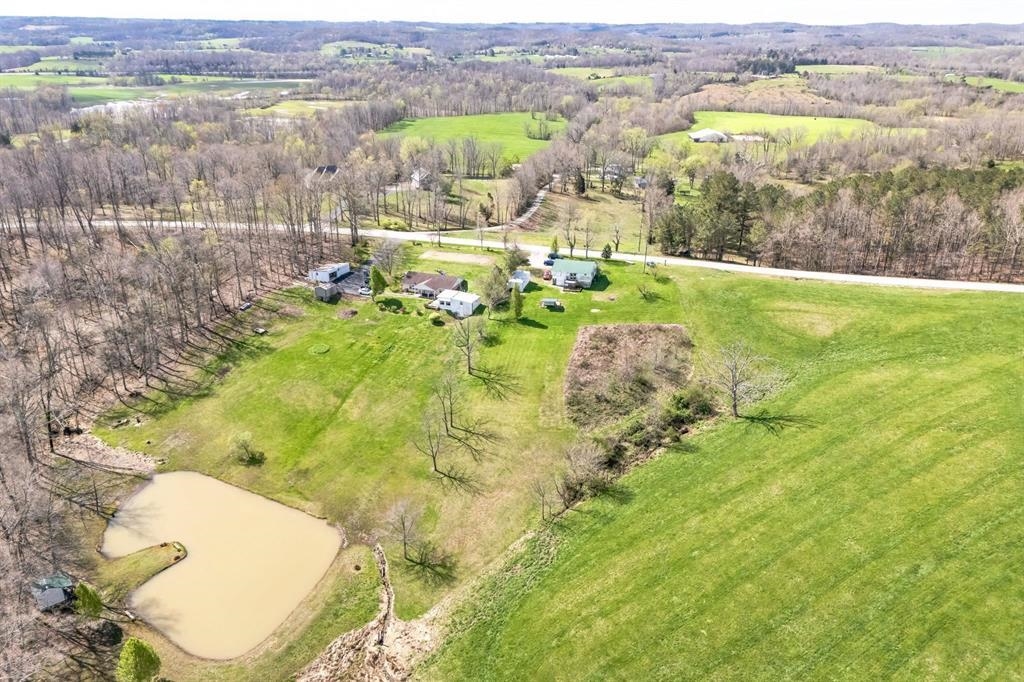 10706 Beaver Dam Rd, Caneyville, Kentucky 42721, 2 Bedrooms Bedrooms, ,1 BathroomBathrooms,Single Family Residence,For Sale,Beaver Dam Rd,92507