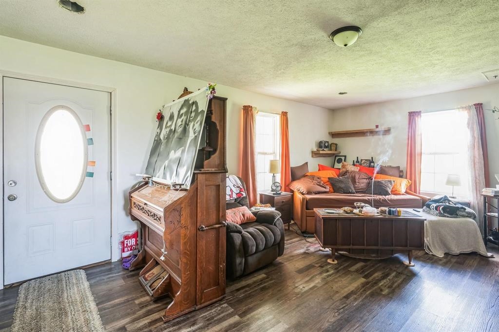 10706 Beaver Dam Rd, Caneyville, Kentucky 42721, 2 Bedrooms Bedrooms, ,1 BathroomBathrooms,Single Family Residence,For Sale,Beaver Dam Rd,92507