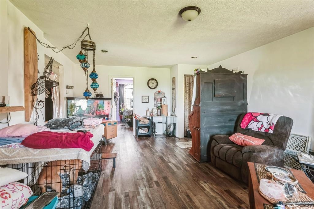 10706 Beaver Dam Rd, Caneyville, Kentucky 42721, 2 Bedrooms Bedrooms, ,1 BathroomBathrooms,Single Family Residence,For Sale,Beaver Dam Rd,92507