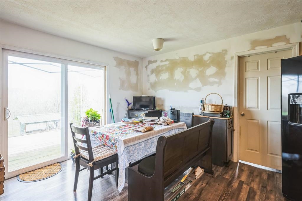 10706 Beaver Dam Rd, Caneyville, Kentucky 42721, 2 Bedrooms Bedrooms, ,1 BathroomBathrooms,Single Family Residence,For Sale,Beaver Dam Rd,92507