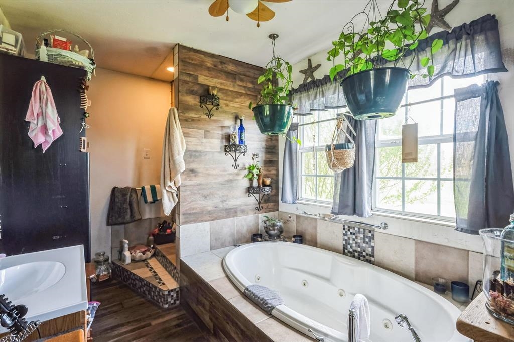 10706 Beaver Dam Rd, Caneyville, Kentucky 42721, 2 Bedrooms Bedrooms, ,1 BathroomBathrooms,Single Family Residence,For Sale,Beaver Dam Rd,92507