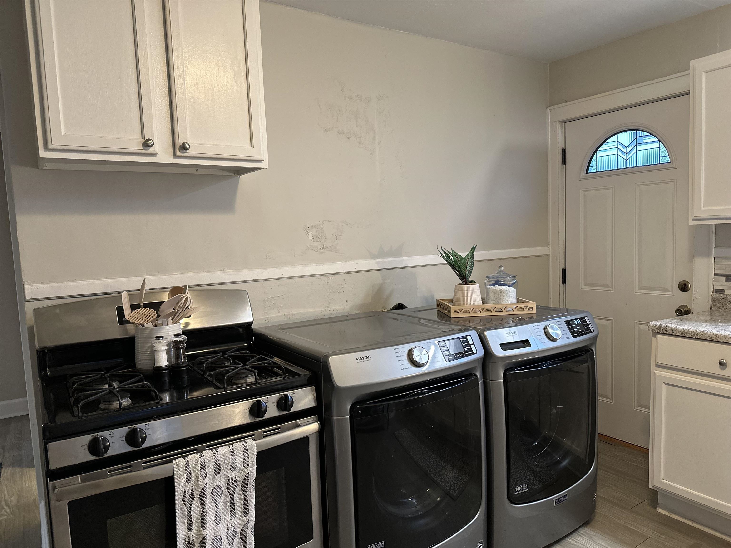 1909 Windsor Ave, Owensboro, Kentucky 42301, 2 Bedrooms Bedrooms, ,1 BathroomBathrooms,Single Family Residence,For Sale,Windsor Ave,92510
