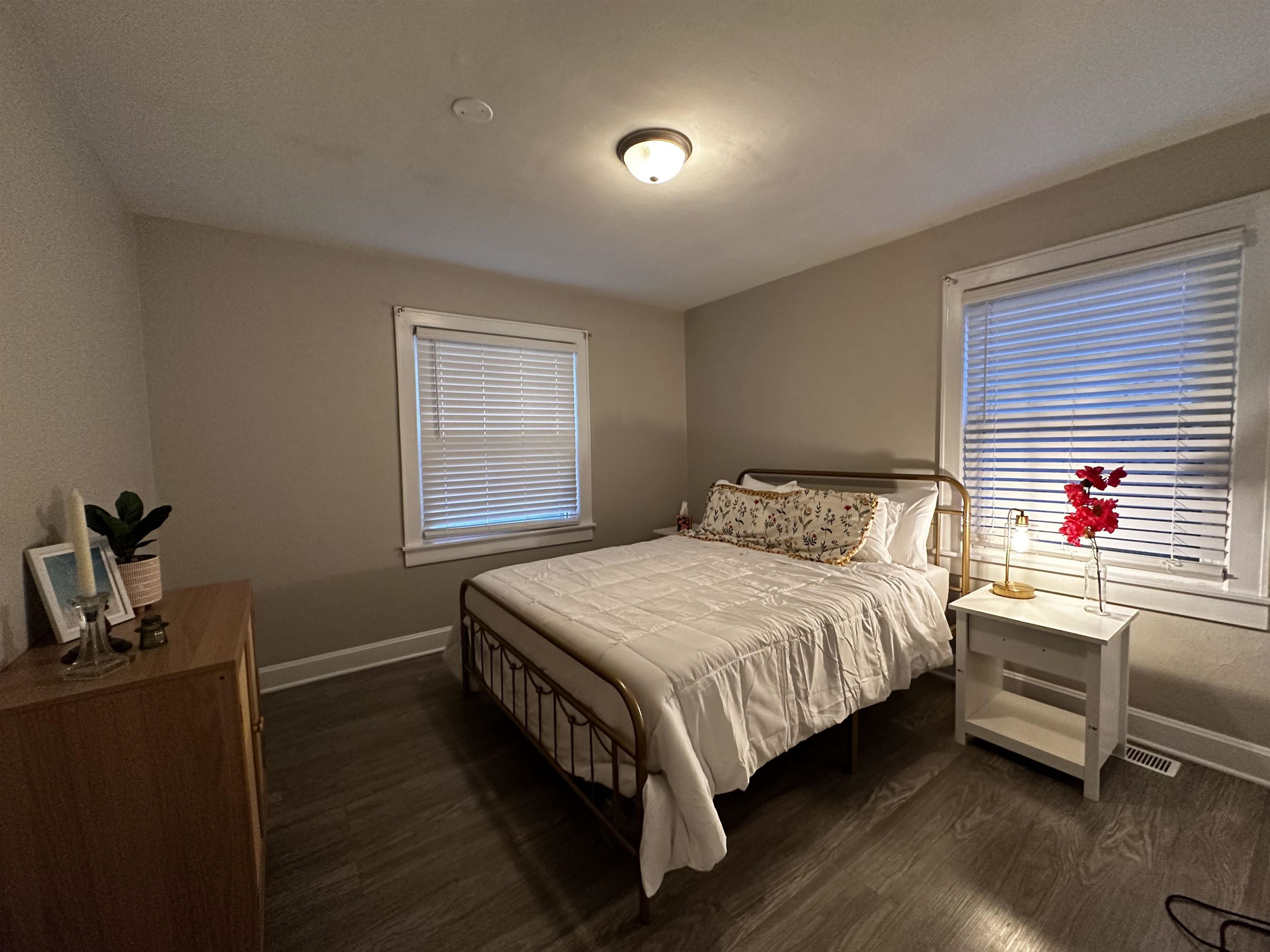 1909 Windsor Ave, Owensboro, Kentucky 42301, 2 Bedrooms Bedrooms, ,1 BathroomBathrooms,Single Family Residence,For Sale,Windsor Ave,92510