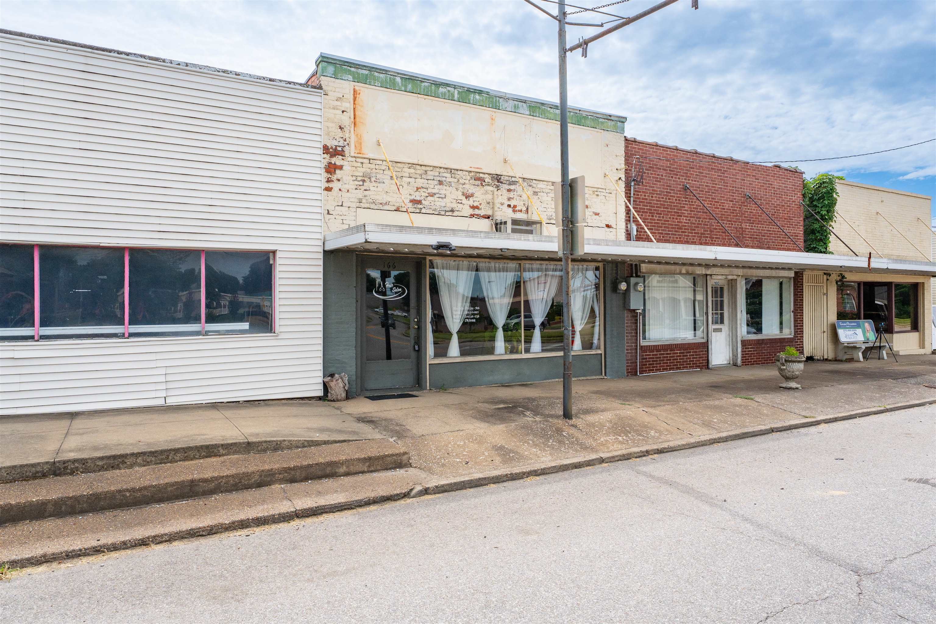 166 Main St., Calhoun, Kentucky 42327, ,Business,For Sale,Main St.,92512