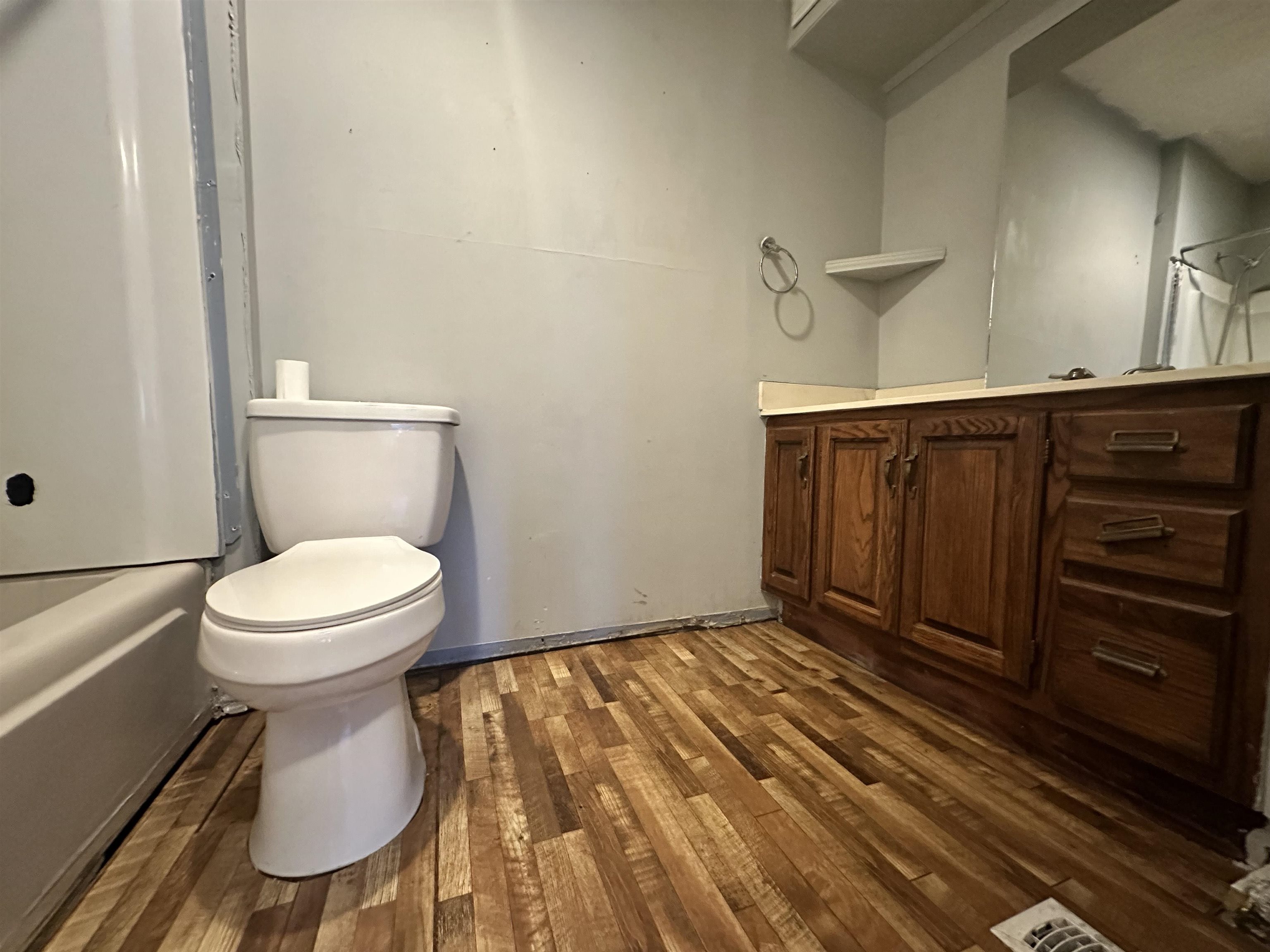 736 Maple Street, Auburn, Kentucky 42206, 5 Bedrooms Bedrooms, ,2 BathroomsBathrooms,Single Family Residence,For Sale,Maple Street,92515