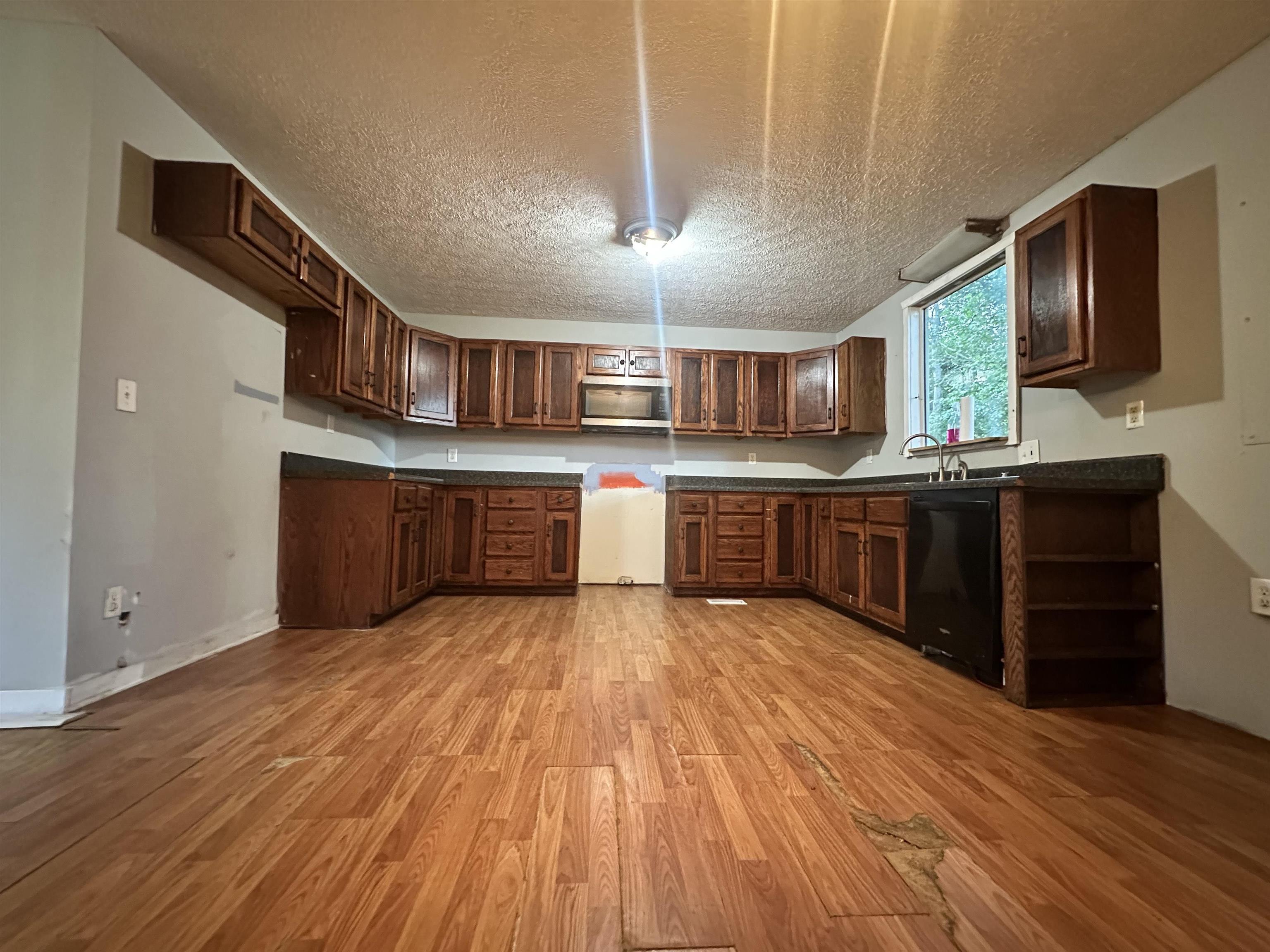 736 Maple Street, Auburn, Kentucky 42206, 5 Bedrooms Bedrooms, ,2 BathroomsBathrooms,Single Family Residence,For Sale,Maple Street,92515