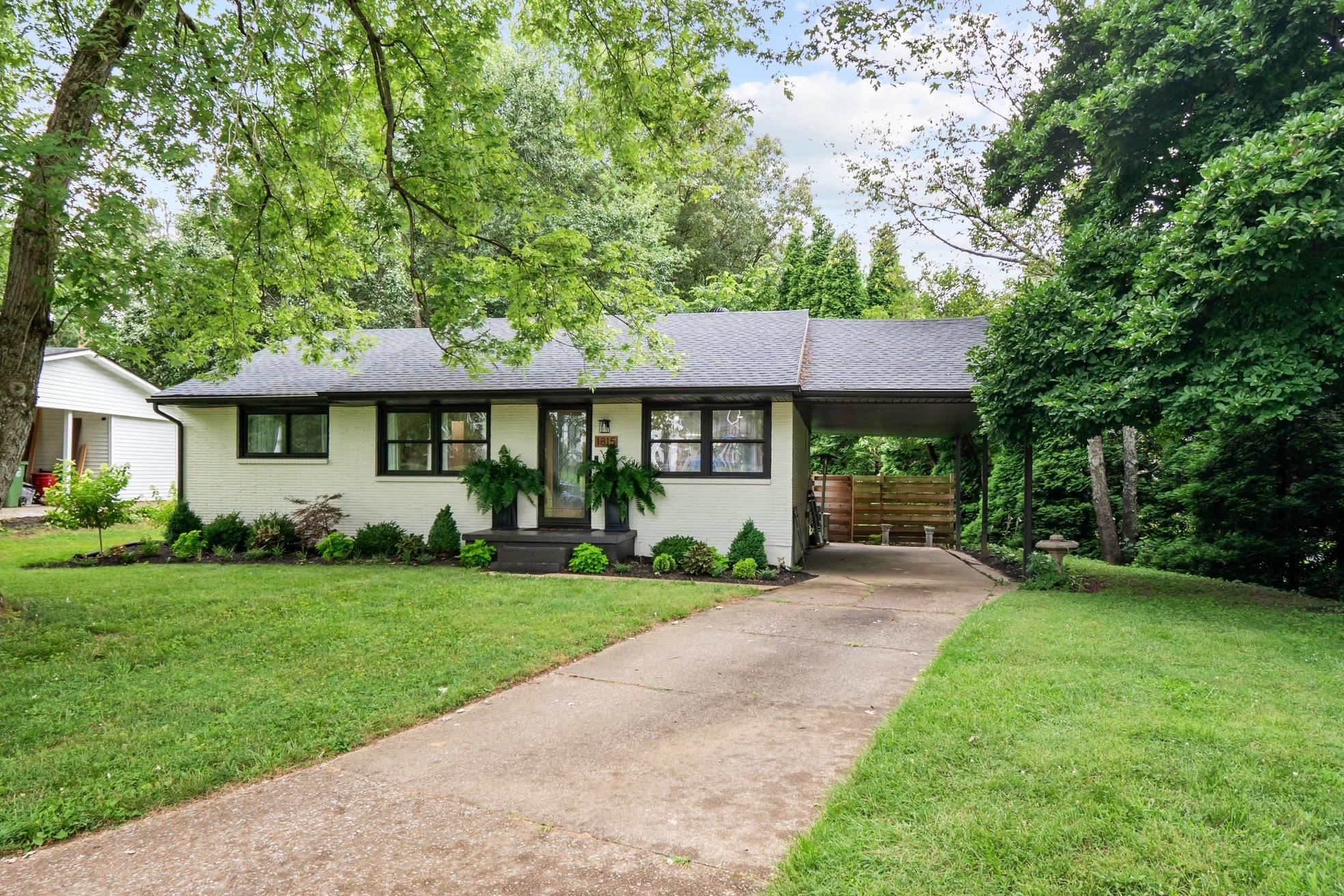 1815 Gunston Place, Owensboro, Kentucky 42303, 3 Bedrooms Bedrooms, ,1 BathroomBathrooms,Single Family Residence,For Sale,Gunston Place,92518