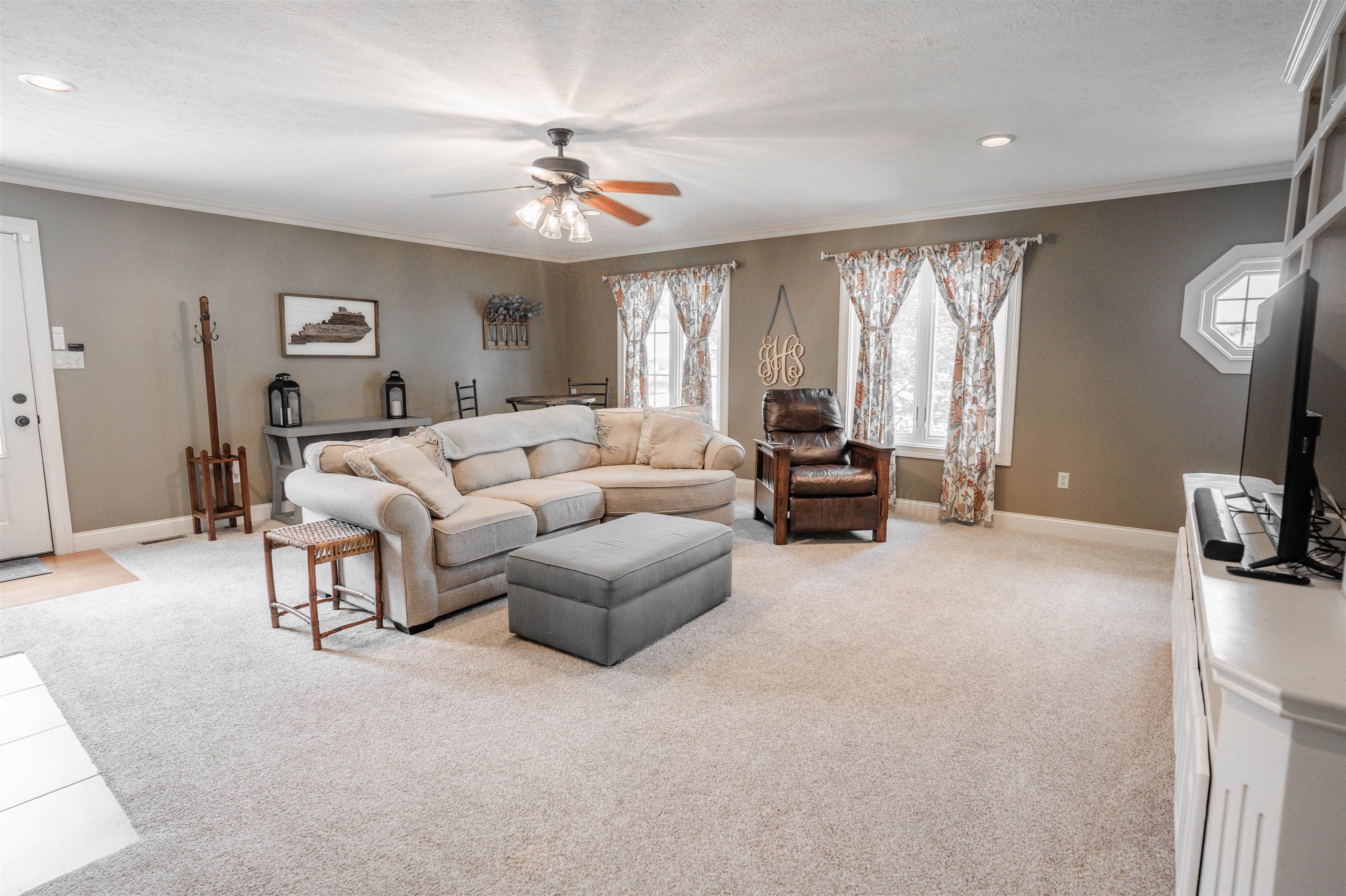 4206 Brookhill Drive, Owensboro, Kentucky 42303, 4 Bedrooms Bedrooms, ,2 BathroomsBathrooms,Single Family Residence,For Sale,Brookhill Drive,92521