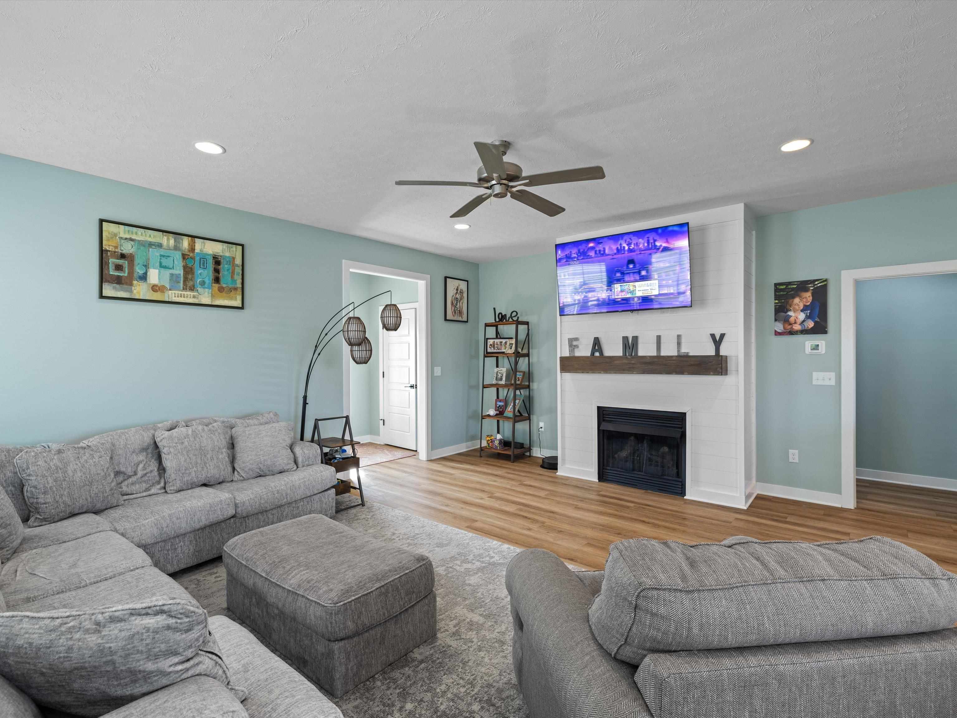 6605 Valley Brook Trace, Utica, Kentucky 42376, 4 Bedrooms Bedrooms, ,2 BathroomsBathrooms,Single Family Residence,For Sale,Valley Brook Trace,92522