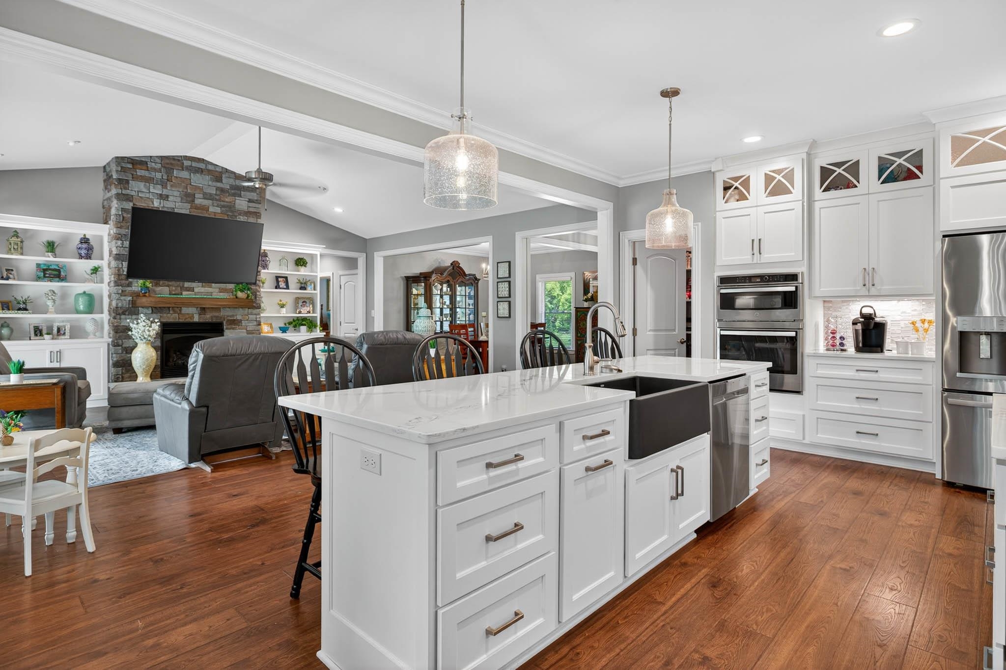 6613 Barcroft Dr, Owensboro, Kentucky 42303, 6 Bedrooms Bedrooms, ,3 BathroomsBathrooms,Single Family Residence,For Sale,Barcroft Dr,92523