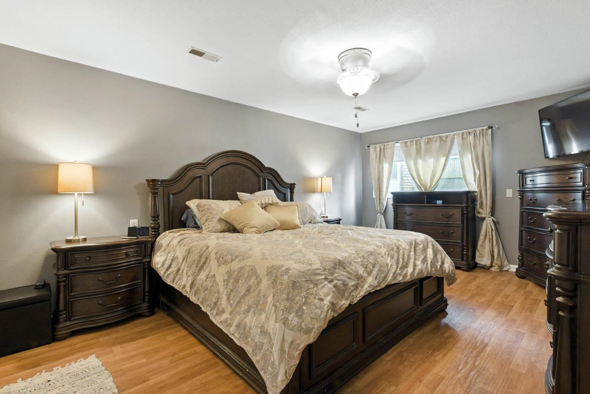 2323 Stratford, Owensboro, Kentucky 42301, 5 Bedrooms Bedrooms, ,2 BathroomsBathrooms,Single Family Residence,For Sale,Stratford,92524