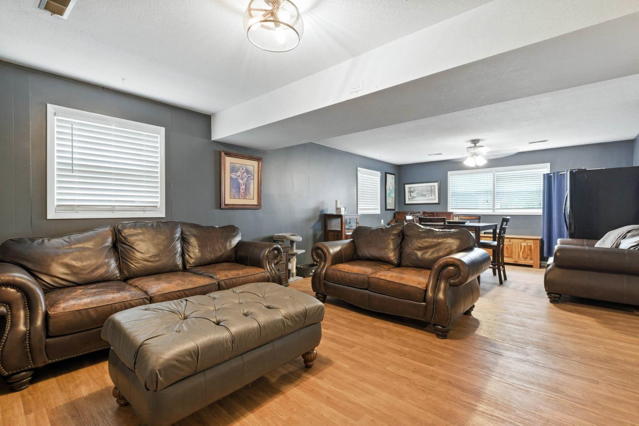 2323 Stratford, Owensboro, Kentucky 42301, 5 Bedrooms Bedrooms, ,2 BathroomsBathrooms,Single Family Residence,For Sale,Stratford,92524