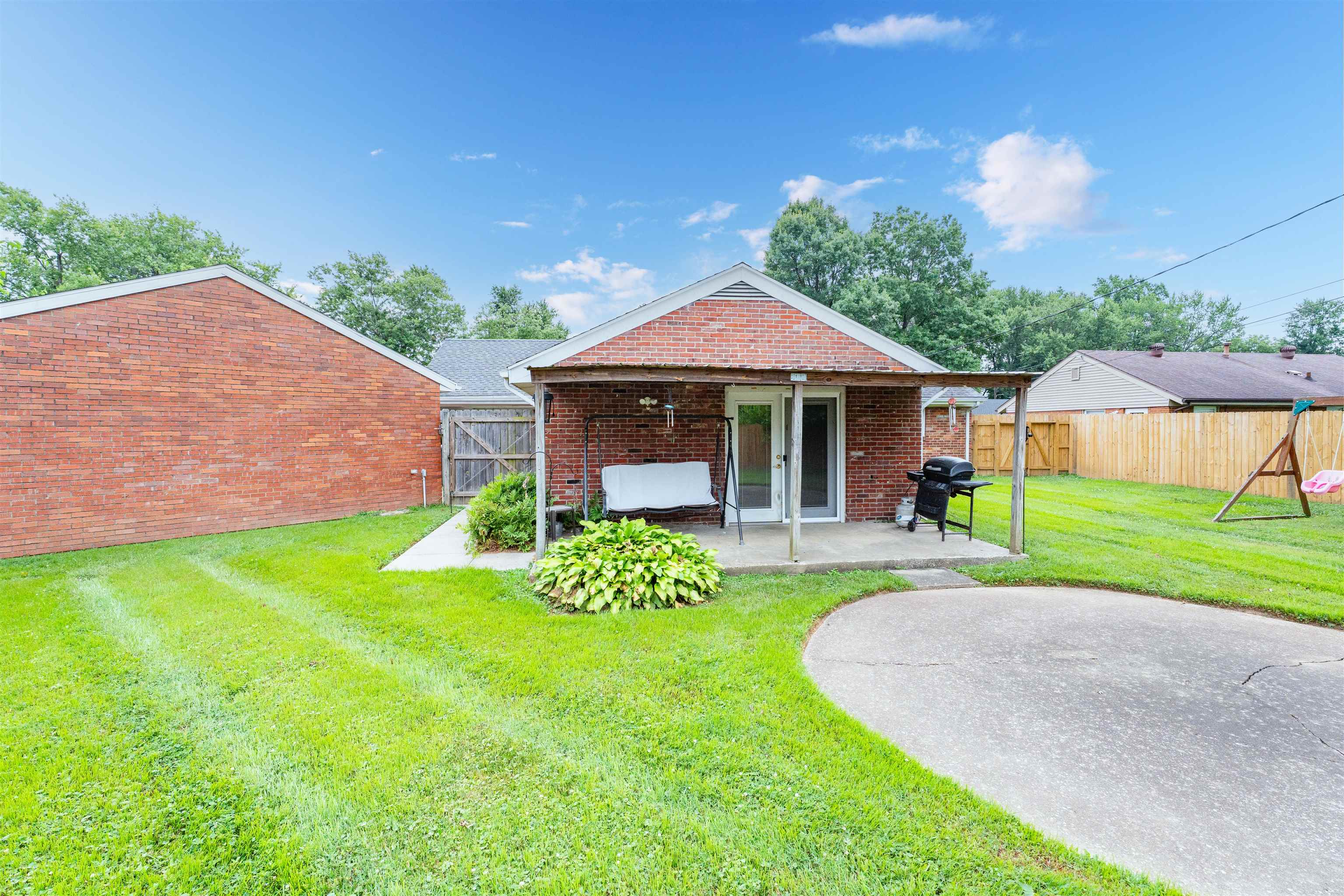 3812 Shelly Dr., Owensboro, Kentucky 42303, 3 Bedrooms Bedrooms, ,2 BathroomsBathrooms,Single Family Residence,For Sale,Shelly Dr.,92531