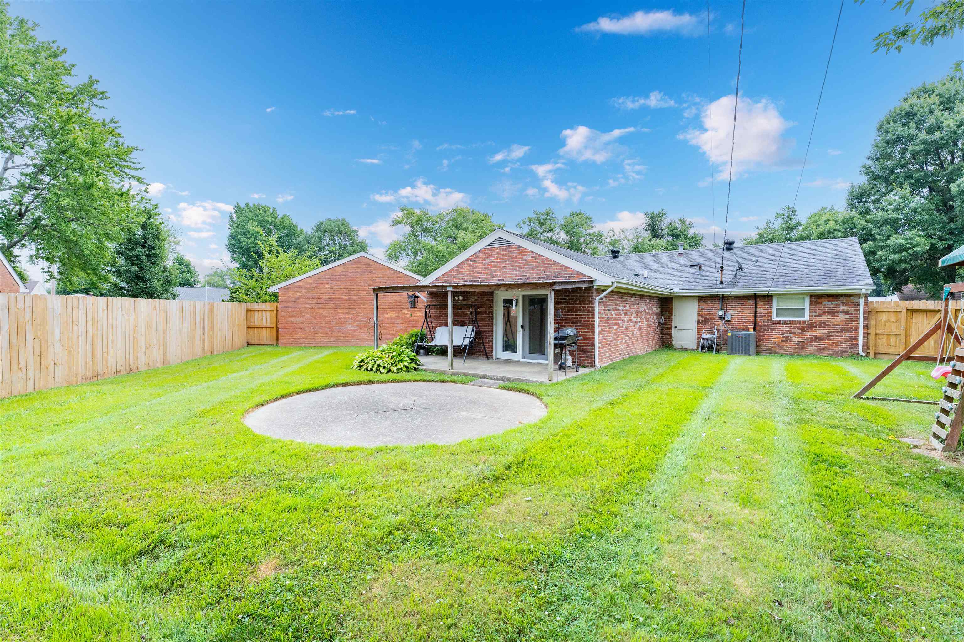 3812 Shelly Dr., Owensboro, Kentucky 42303, 3 Bedrooms Bedrooms, ,2 BathroomsBathrooms,Single Family Residence,For Sale,Shelly Dr.,92531